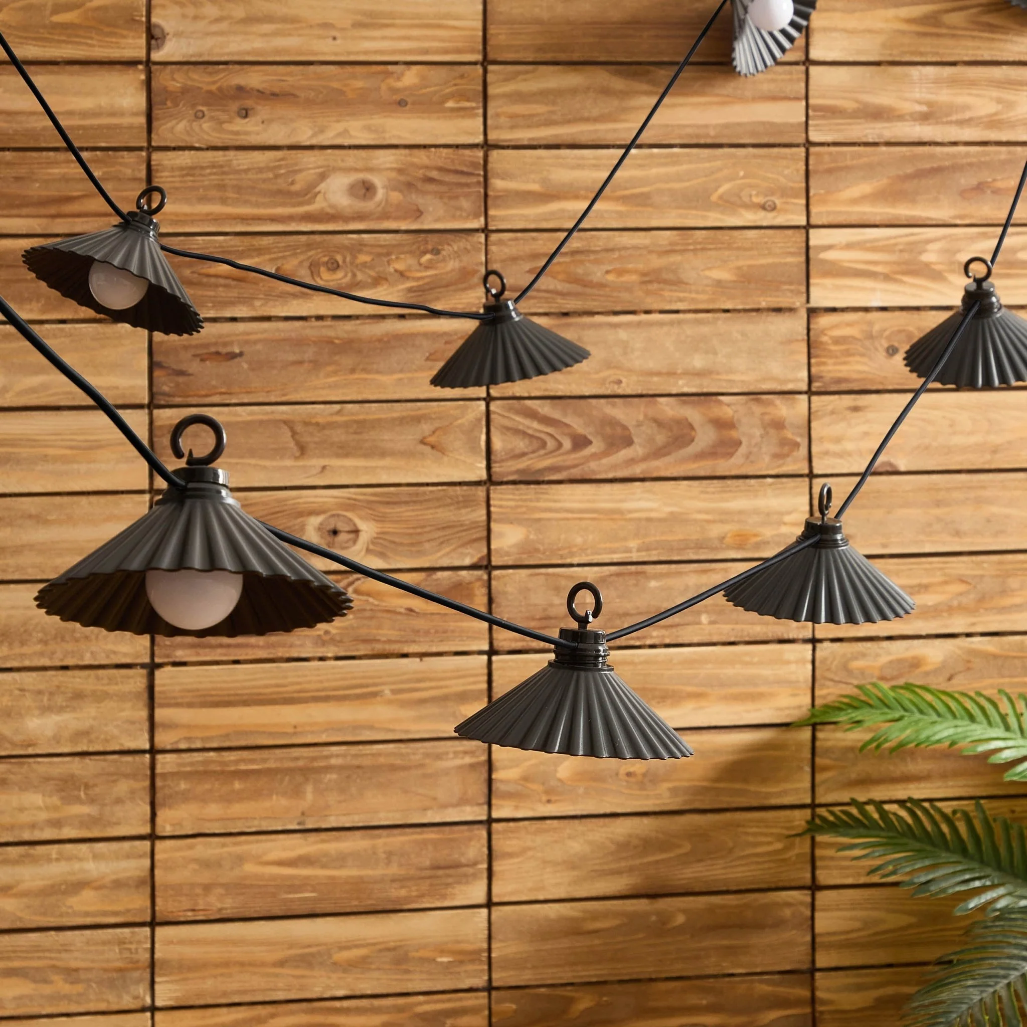 10 Indoor/Outdoor Flower String Lights (Mains Powered) - White - Image 3
