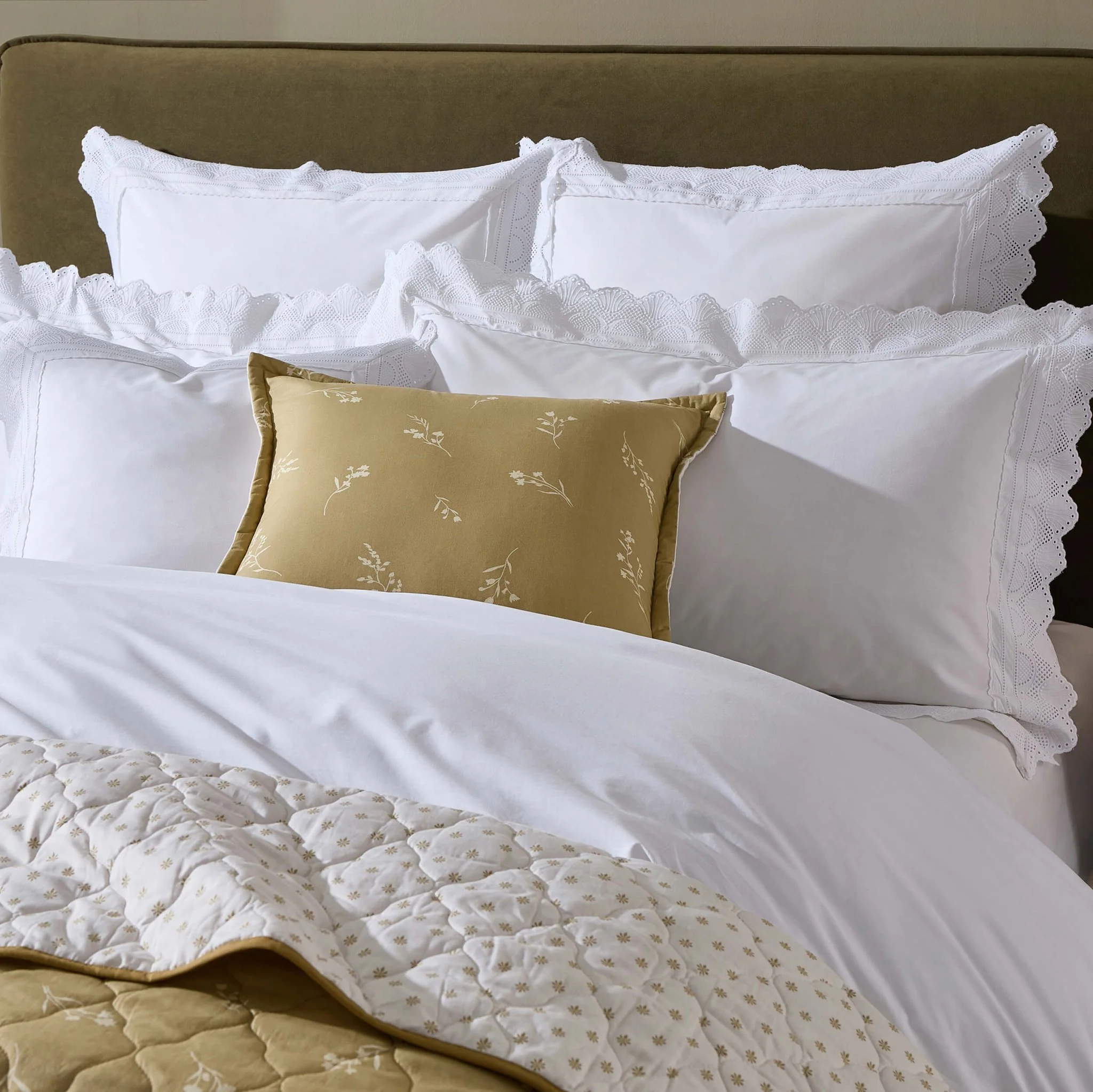 Alice Lace Border 200 Thread Count Oxford Cushion Cover - White - Image 2