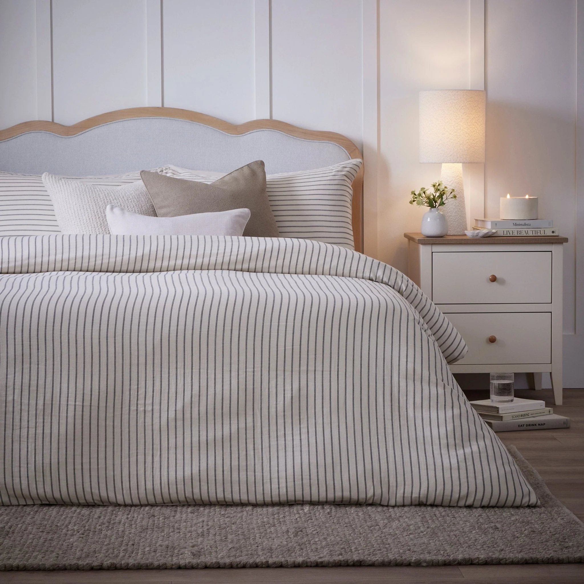 Amalfi 200 Thread Count Pinstripe Duvet Cover & Pillowcase Set - Cream/Navy - Image 2