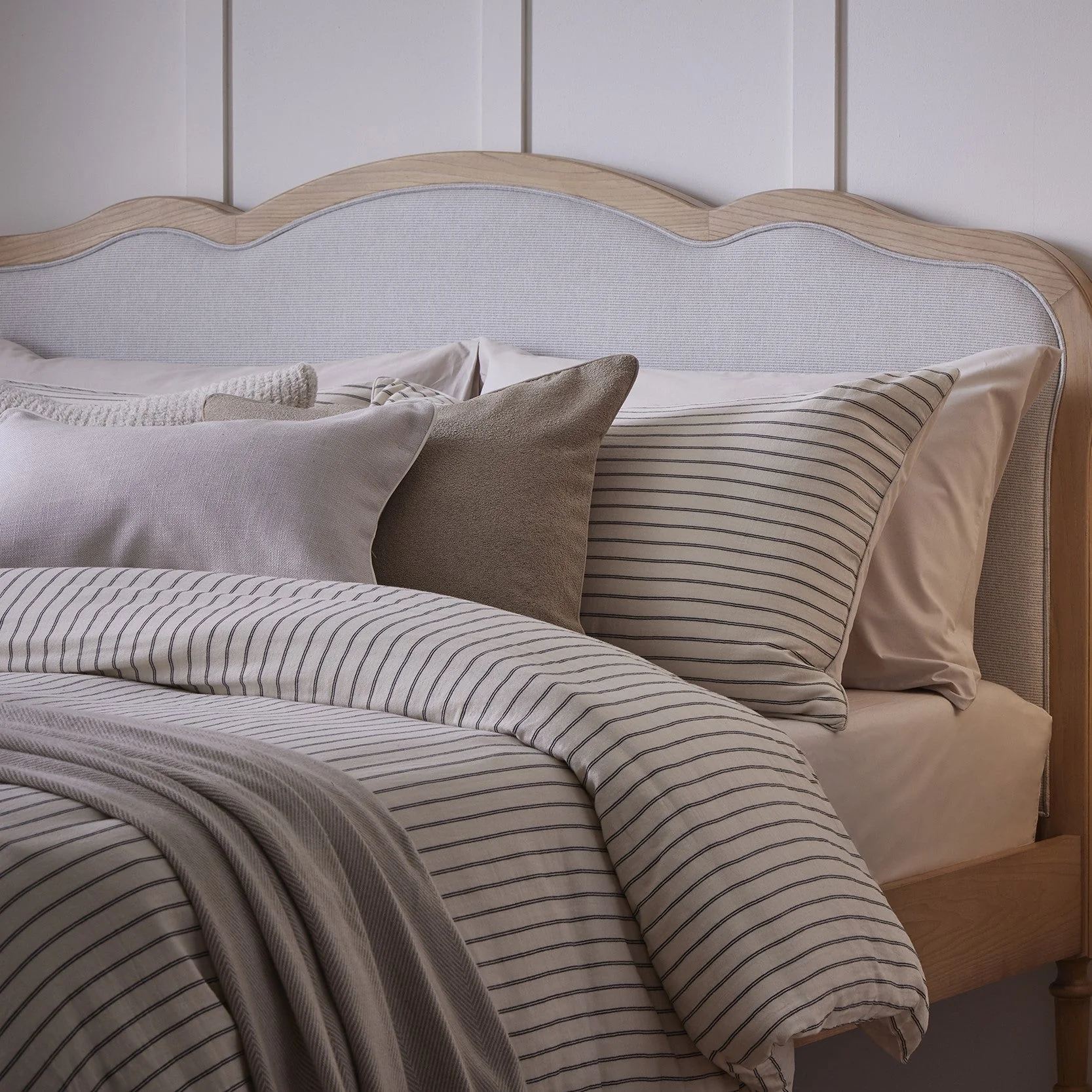 Amalfi 200 Thread Count Pinstripe Duvet Cover & Pillowcase Set - Cream/Navy - Image 5