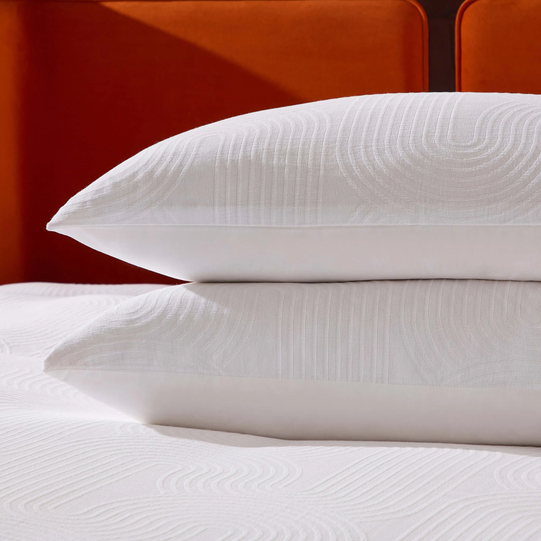 Archie Geo Woven Jaquard 200 Thread Count Duvet Cover & Pillowcase Set - White - Image 3