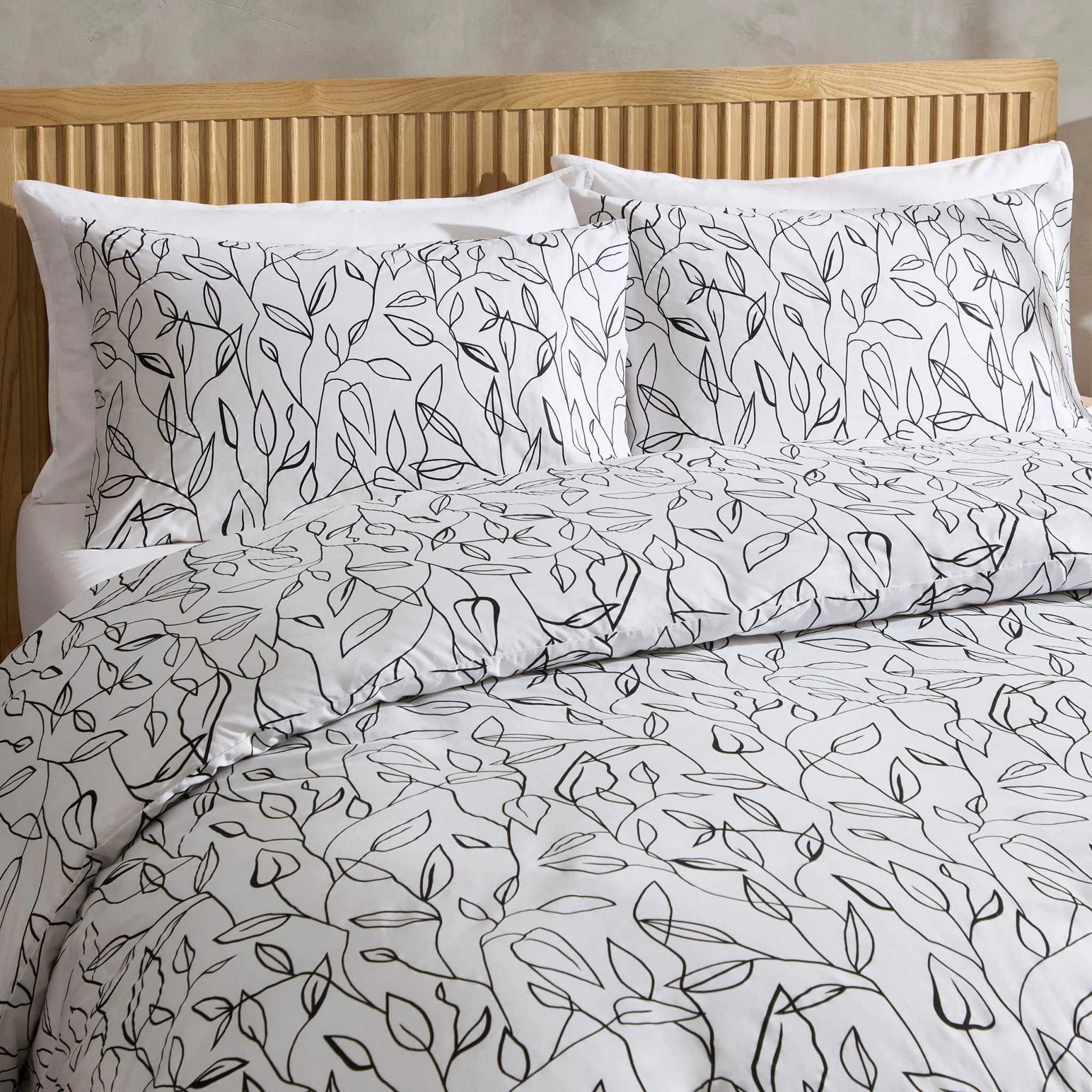 Astrid 100% Cotton Duvet Cover & Pillowcase Set - Off White/Black - Image 2
