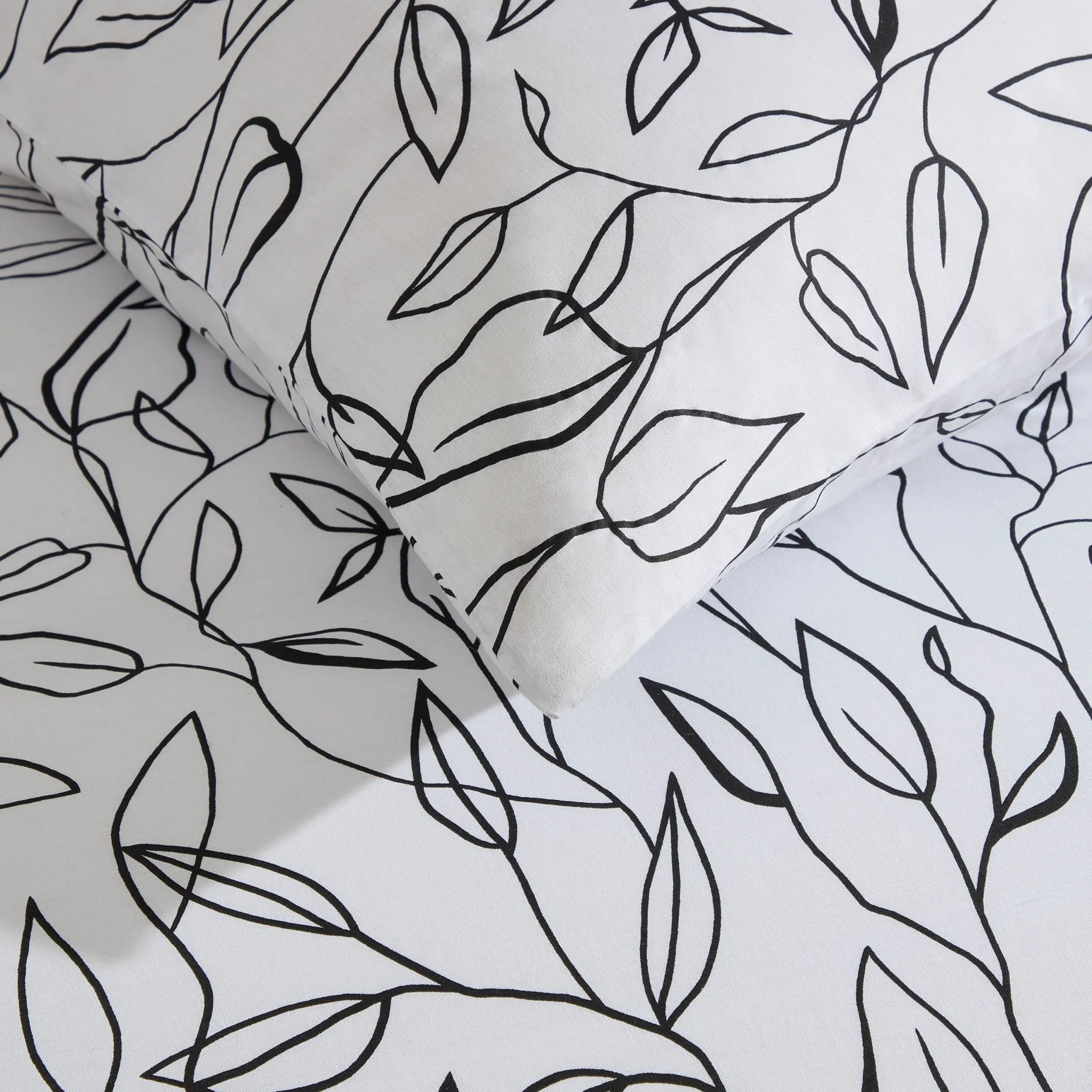 Astrid 100% Cotton Duvet Cover & Pillowcase Set - Off White/Black - Image 3