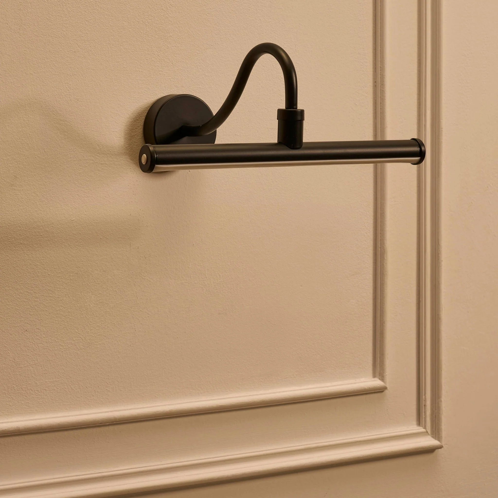 Bar LED Rechargeable Wall Light - Black - Image 4