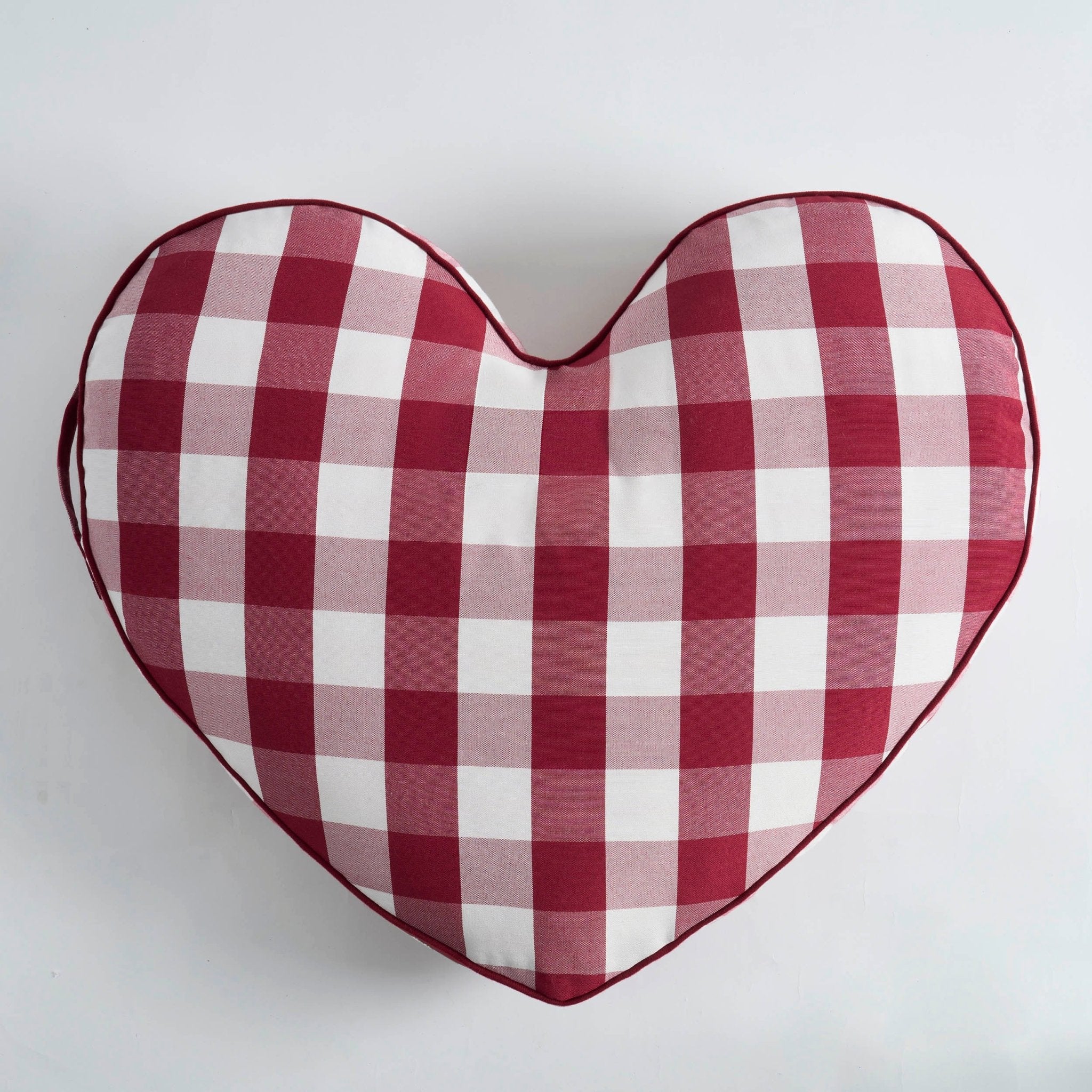 Beau Gingham Love Heart Dog Bed - White/Red - Image 4