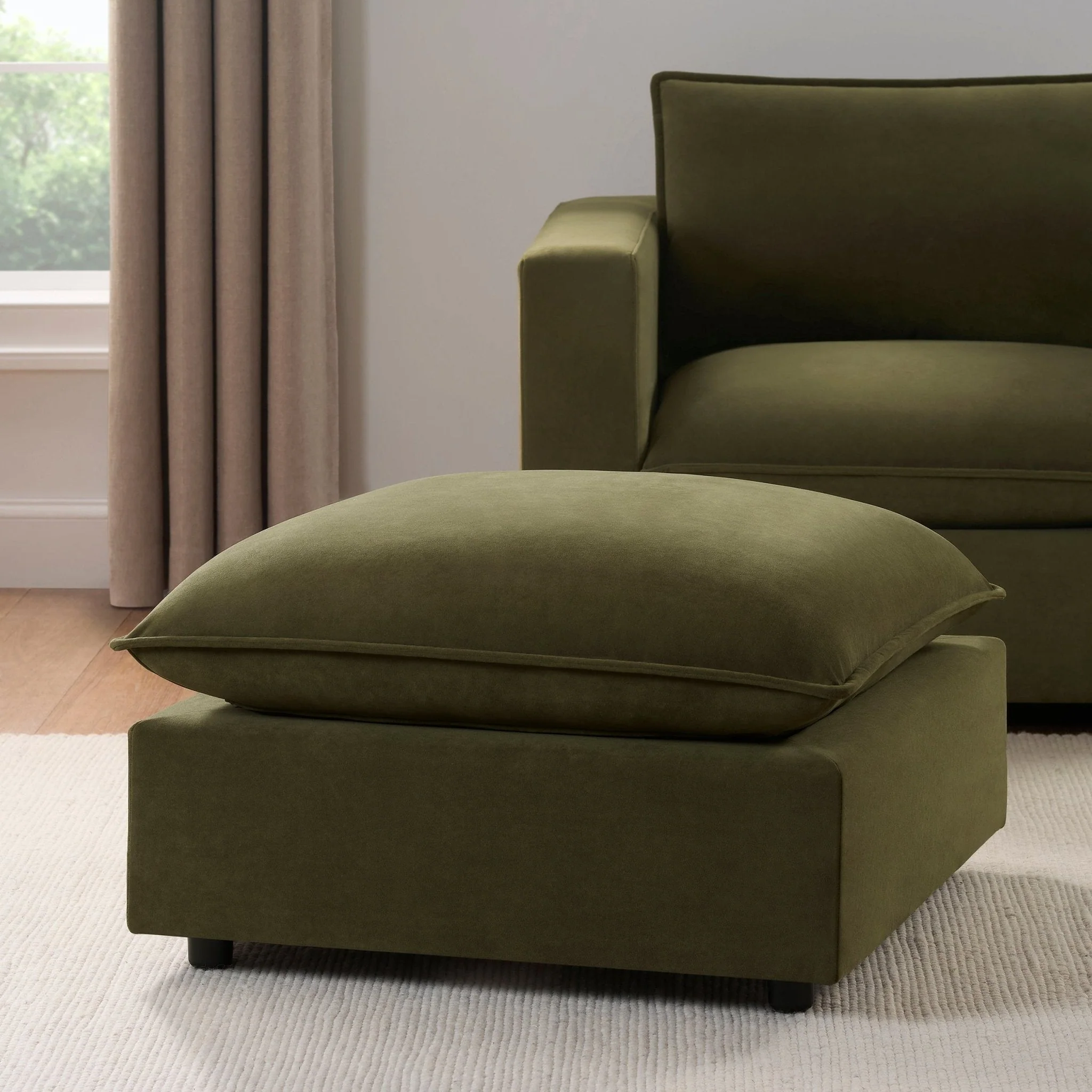 Boston Pouffe - Olive