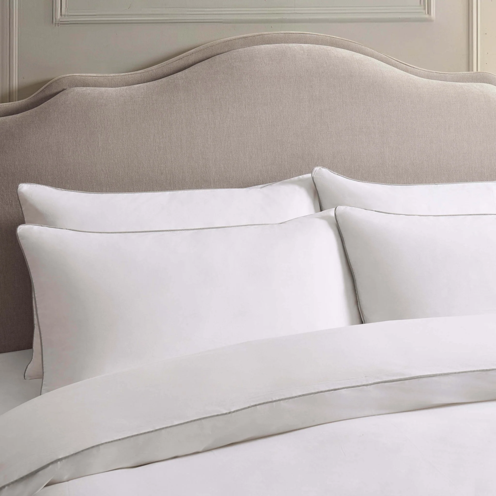 Cambridge 200 Thread Count Duvet Cover - Cotton - White/Grey - Image 3