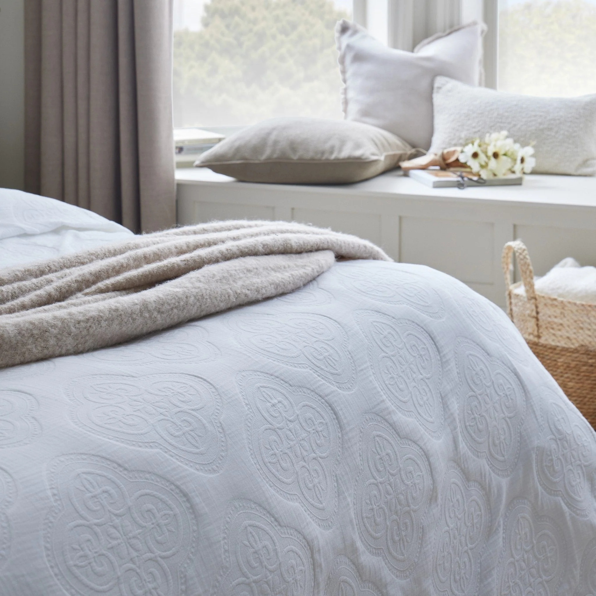 Cannes Matelassé Bedspread - White - Image 4