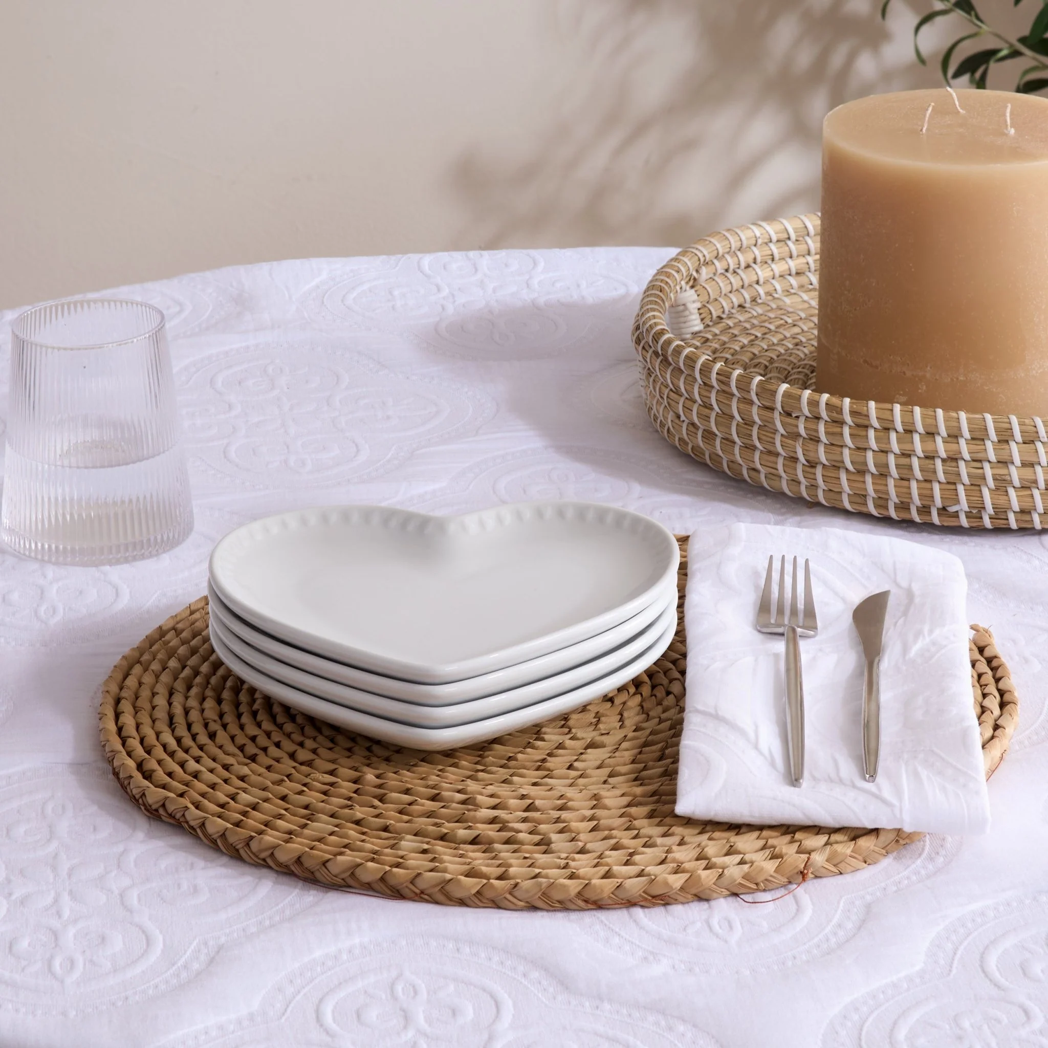 Heart Shaped Set of 4 Side Plates - White - Image 4