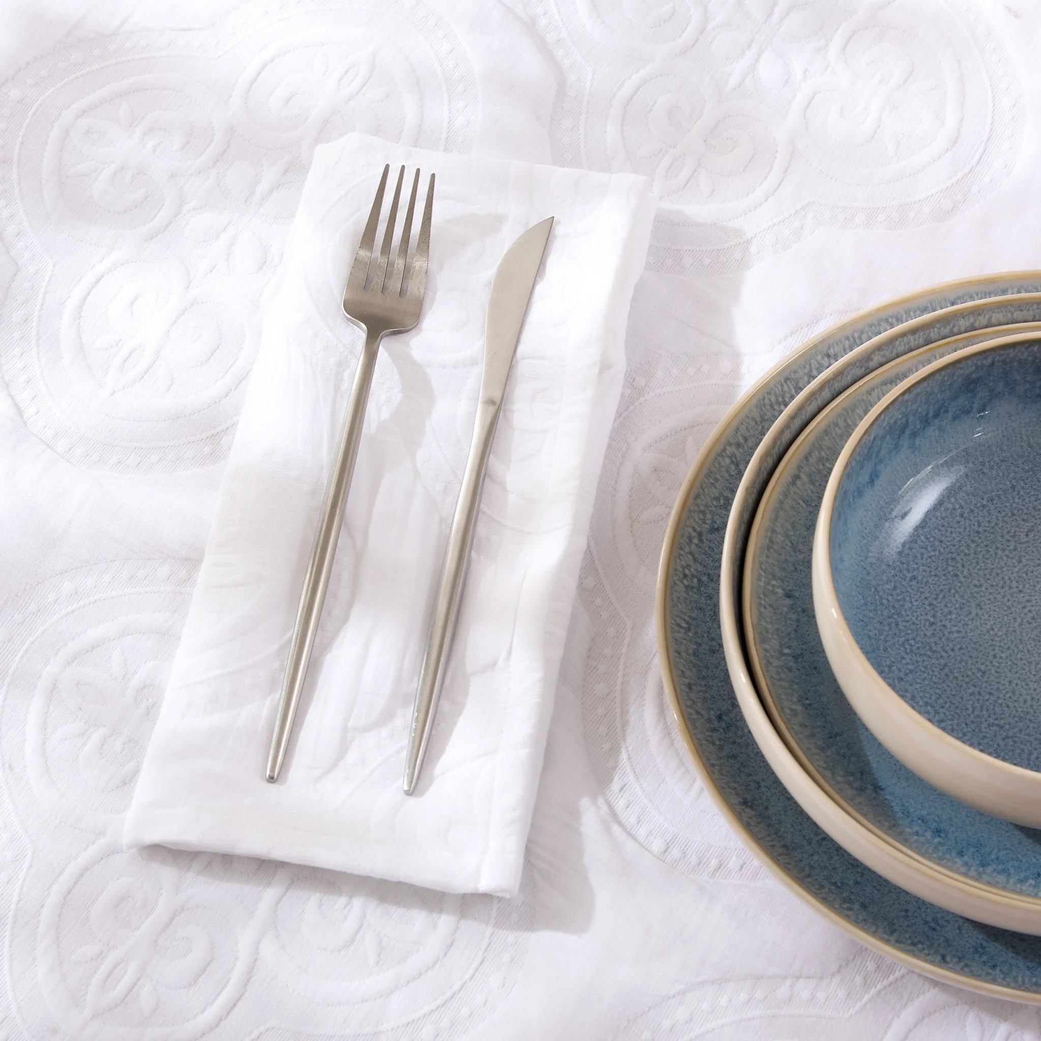 Cannes Matelassé 300 Thread Count Set of 4 Napkins - White - Image 2