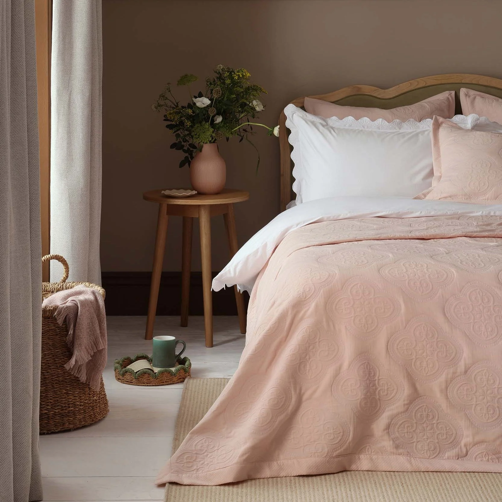 Cannes Matelassé Bedspread - Ballet Slipper - Image 2