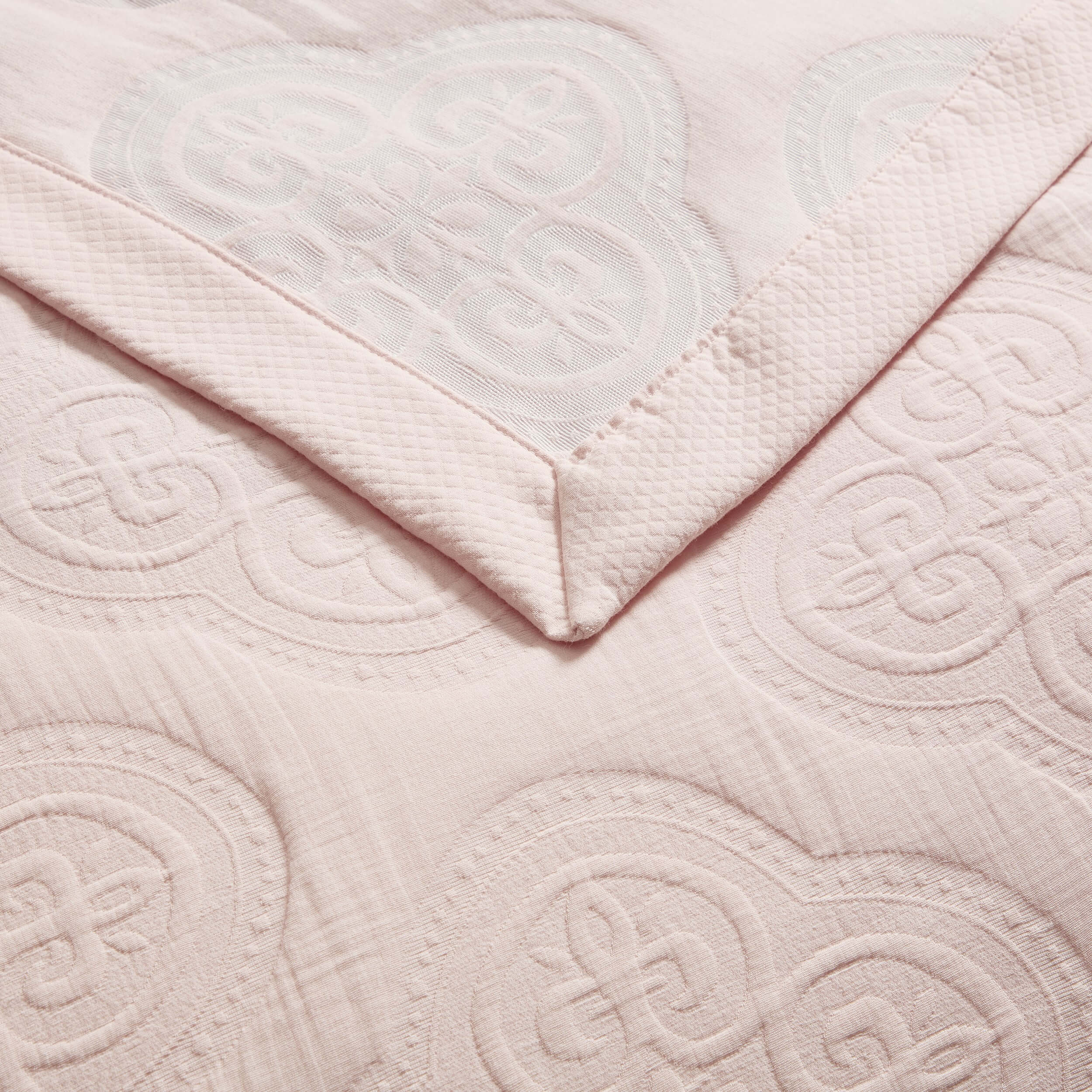 Cannes Matelassé Bedspread - Ballet Slipper - Image 6