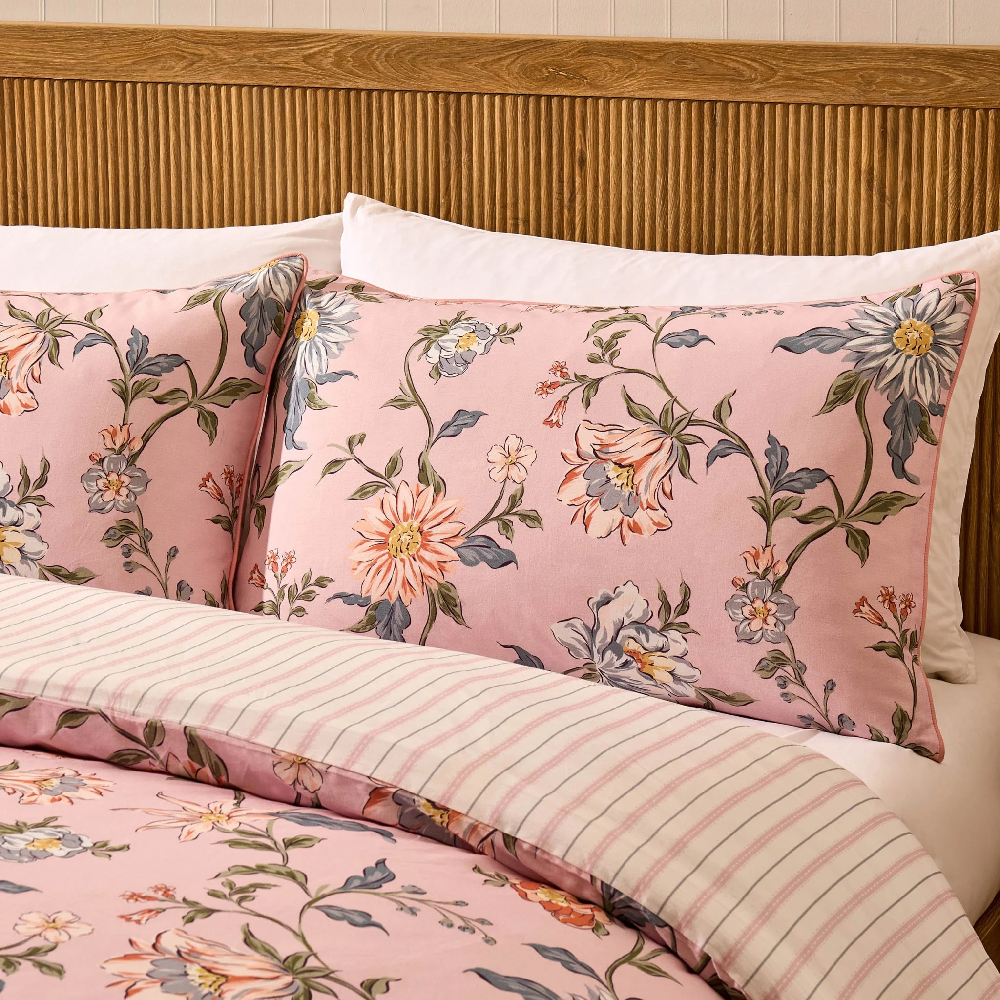 Celeste 300 Thread Count 100% Cotton Floral Duvet Cover & Pillowcase Set - Pink - Image 3