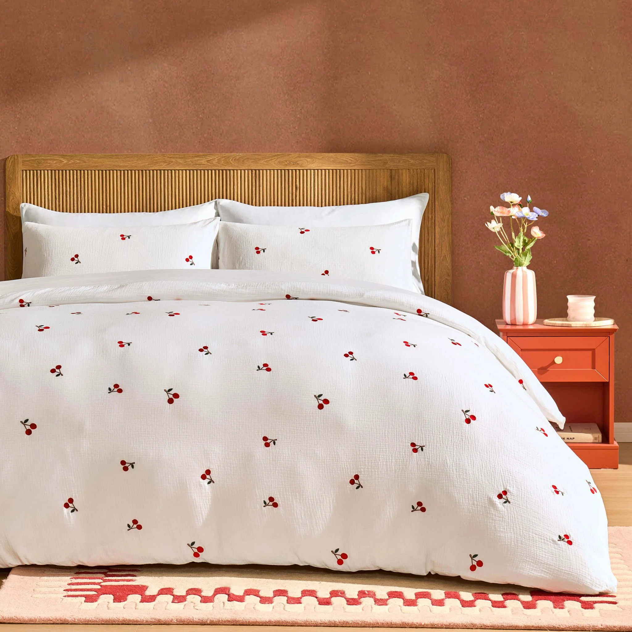 Cherry Embroidery 100% Cotton Muslin Duvet Cover & Pillowcase Set - White