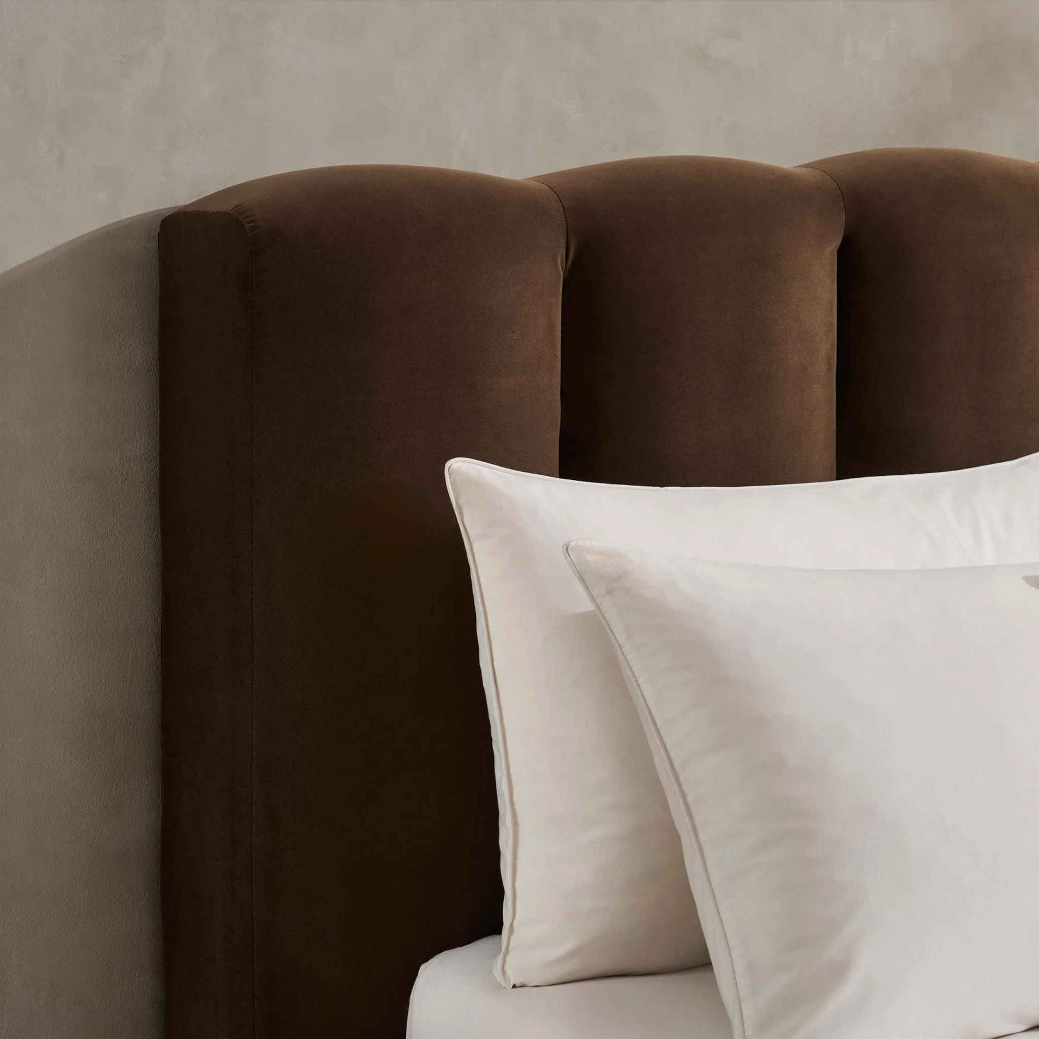 Cheshire Ottoman Storage Bed - Cappuccino - Image 3