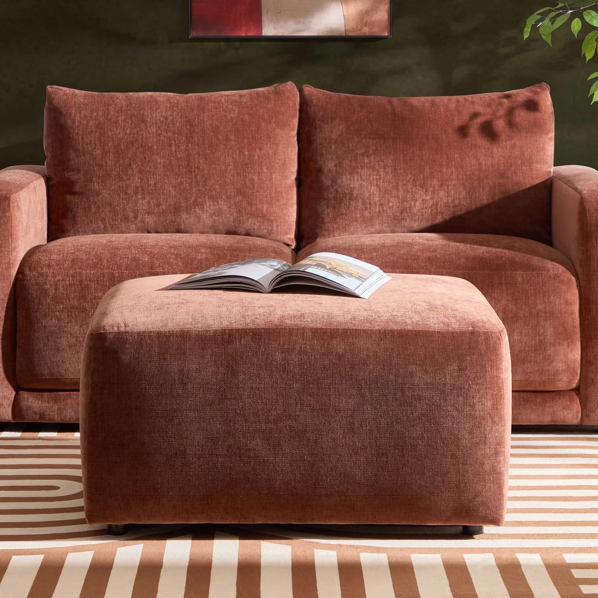 Chicago Pouffe - Chenille Dark Rust