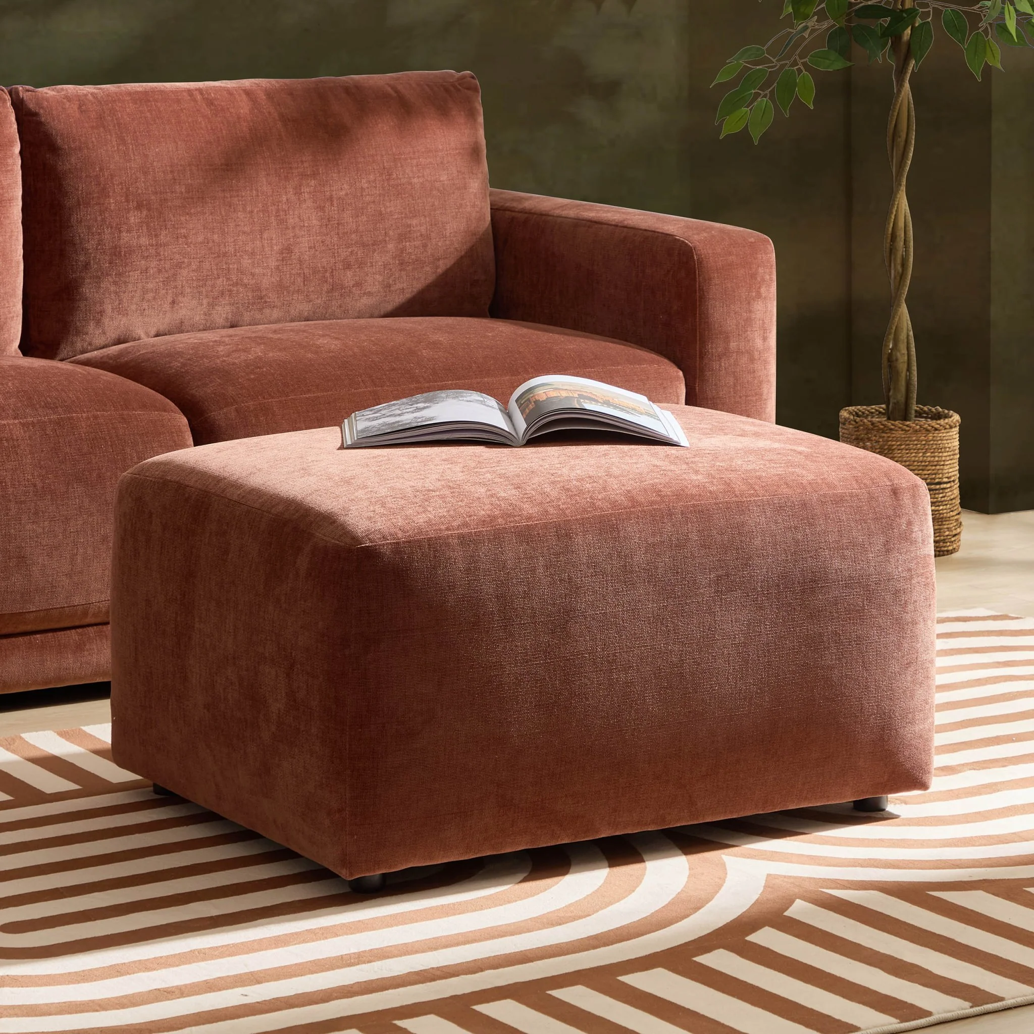 Chicago Pouffe - Chenille Dark Rust - Image 2