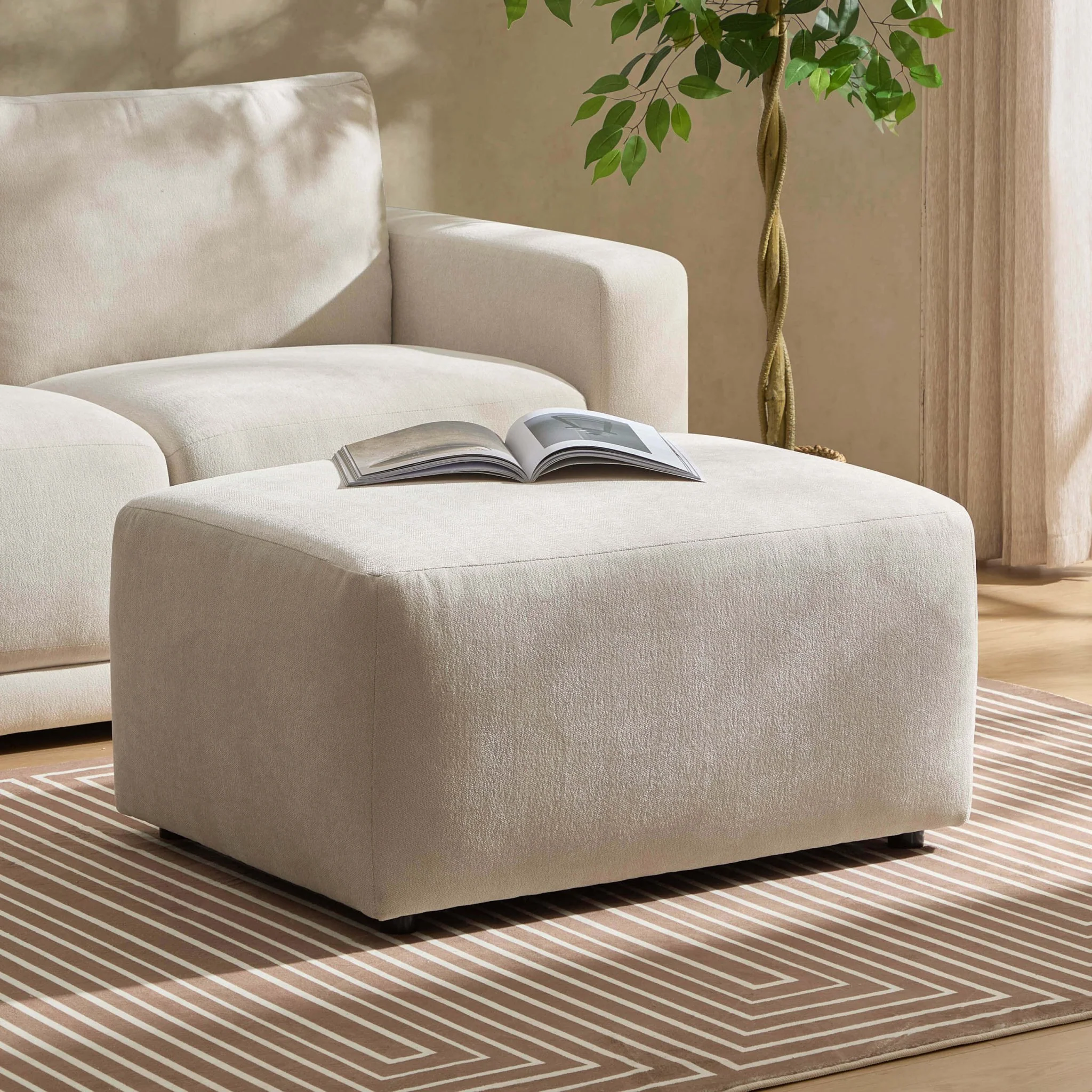 Chicago Pouffe - Chenille Ivory