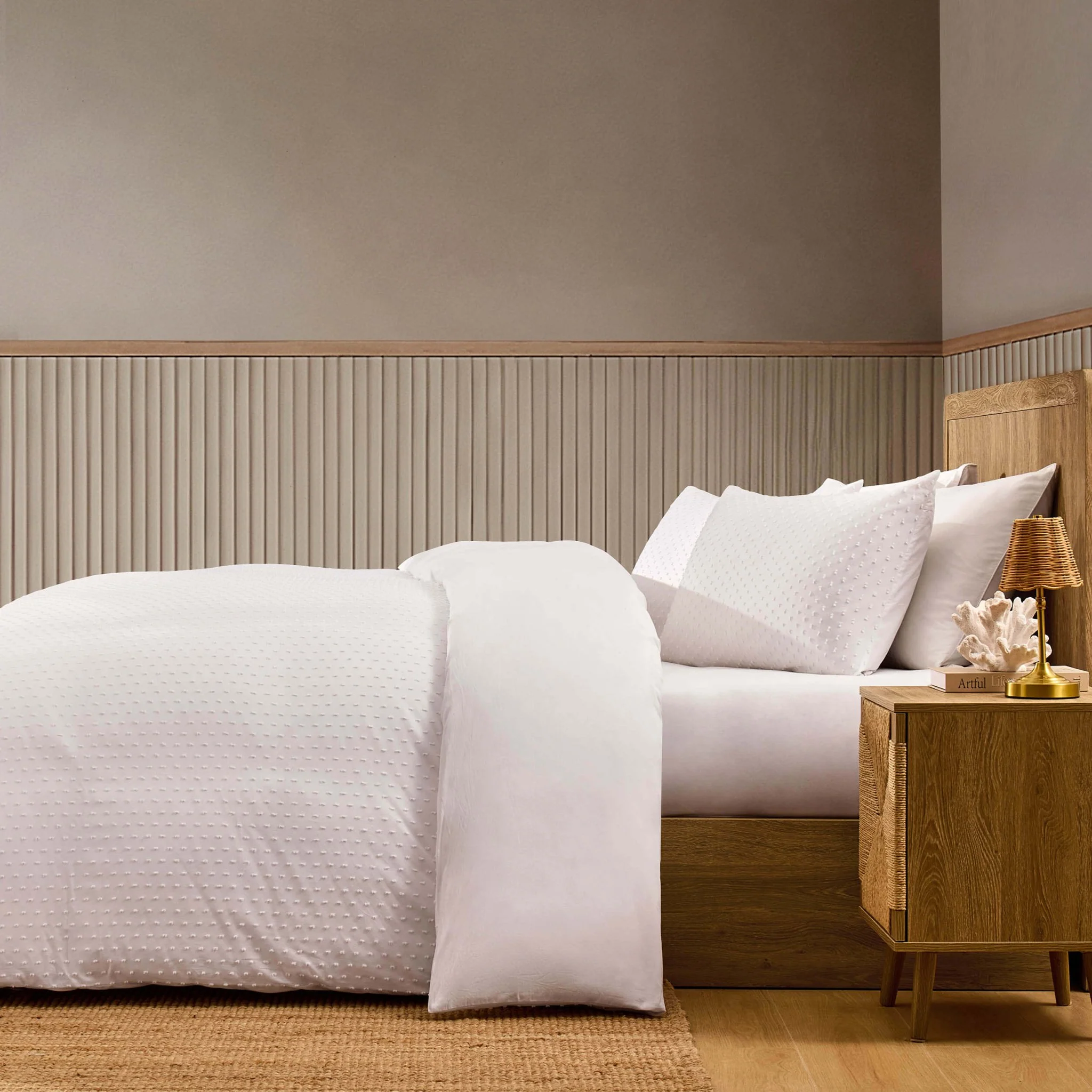 Clipped Jacquard Dobby 100% Cotton Duvet Cover & Pillowcase Set - White - Image 2
