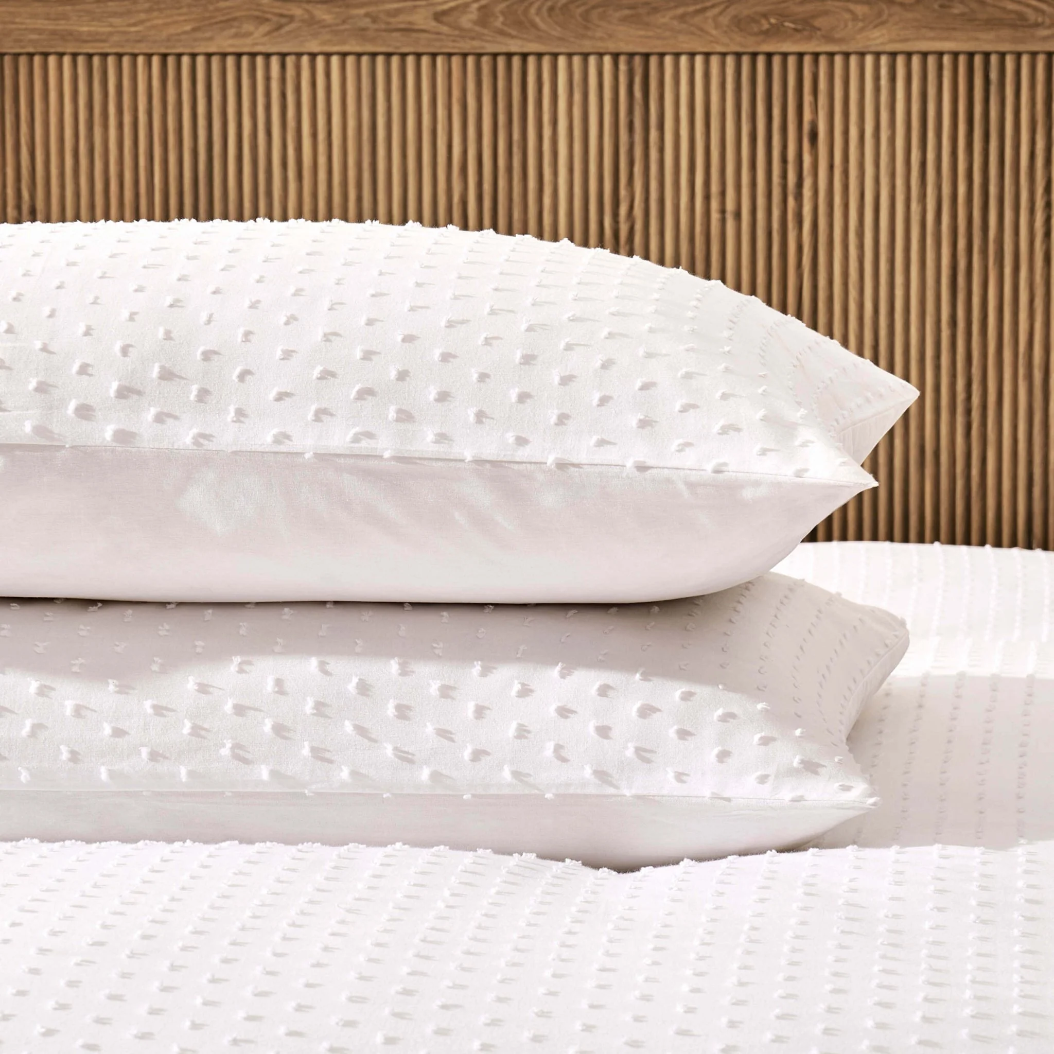 Clipped Jacquard Dobby 100% Cotton Duvet Cover & Pillowcase Set - White - Image 7