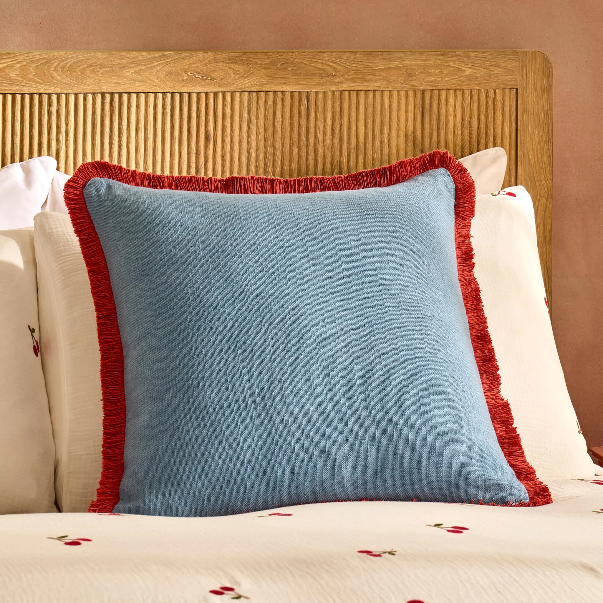 Contrast Edge Tufted Cushion Cover - Blue/ Red