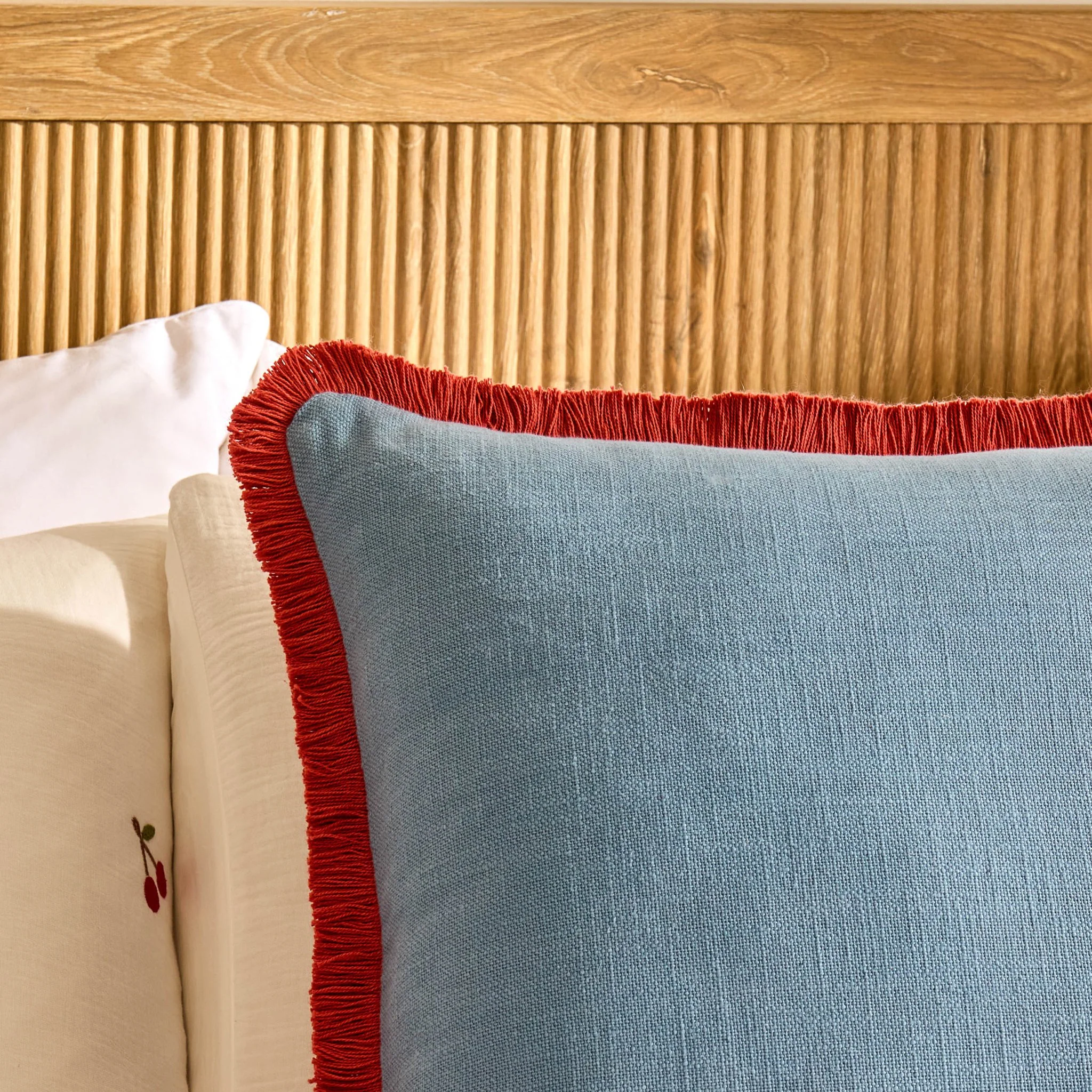 Contrast Edge Tufted Cushion Cover - Blue/ Red - Image 2
