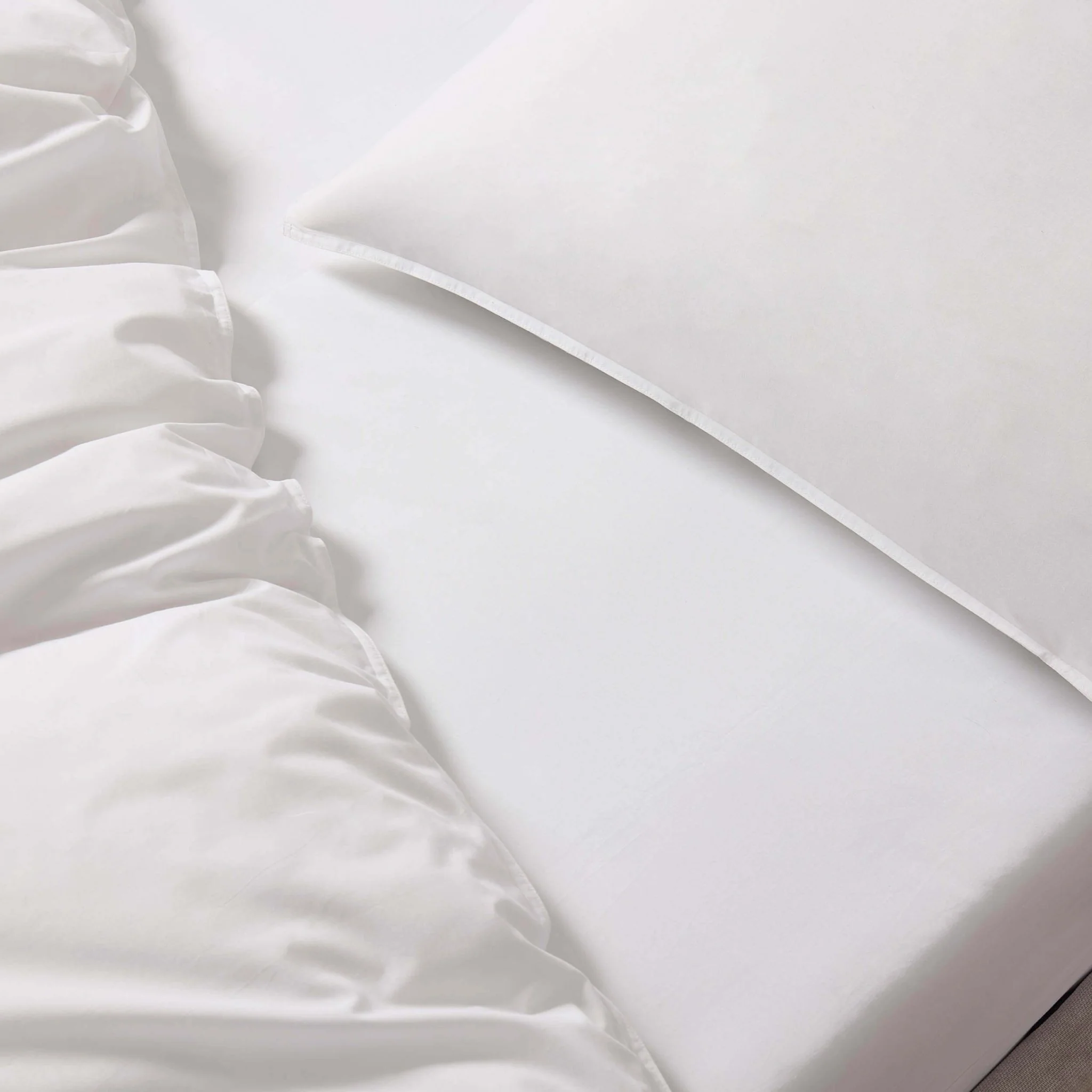 Cooling Cotton 180 Thread Count Duvet Cover, Pillowcase & Fitted Sheet Set - White - Image 7