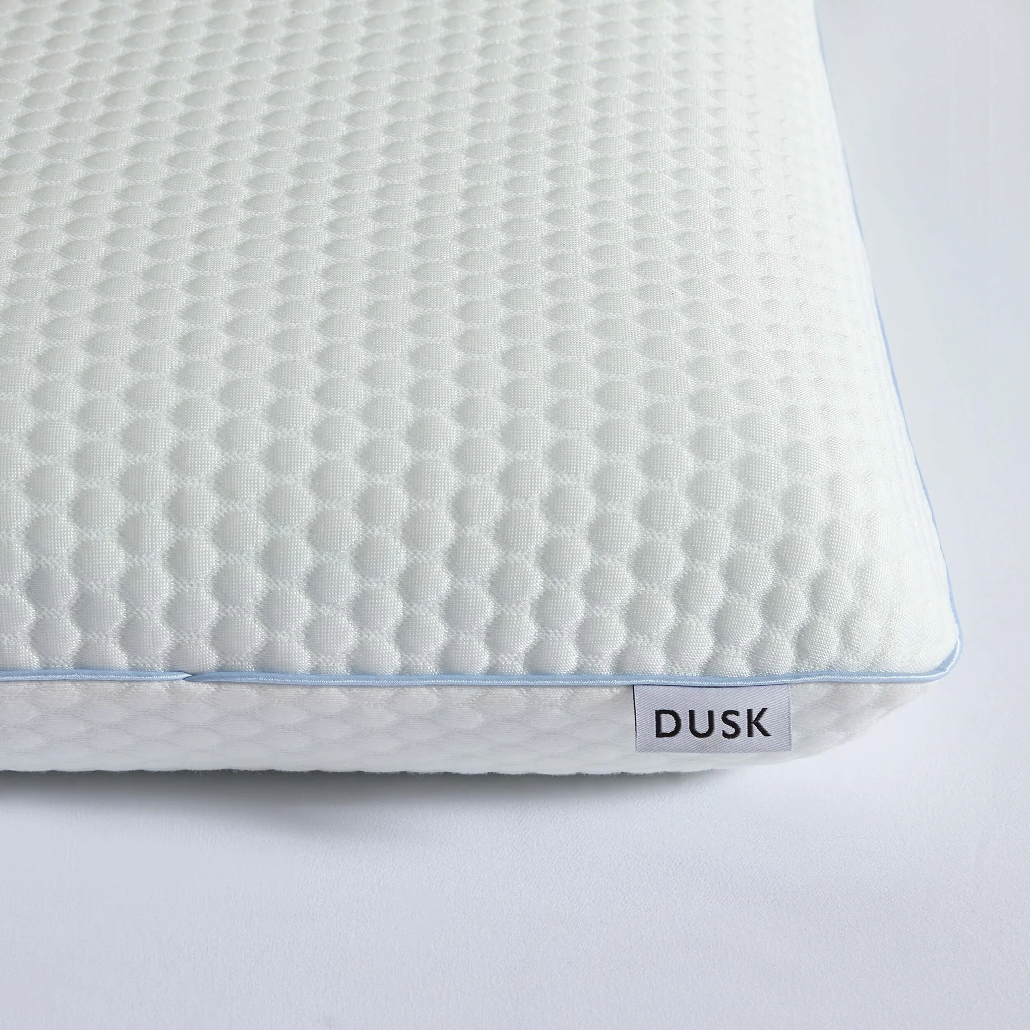 Cooling Memory Foam Pillow - White - Image 3
