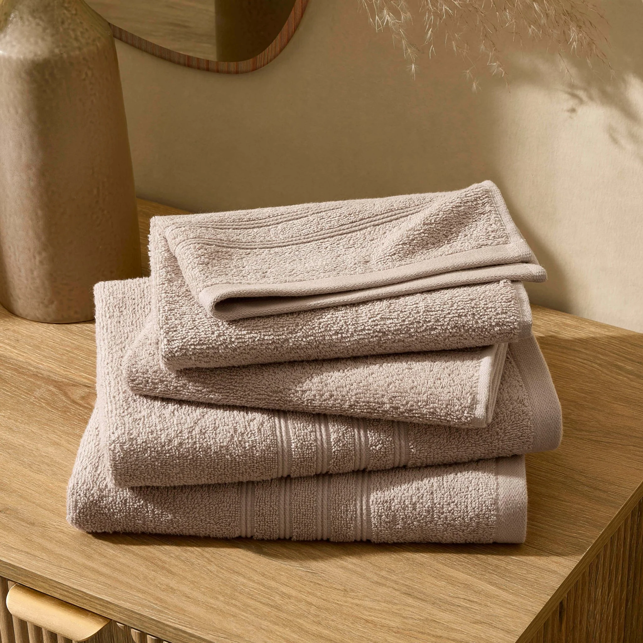 Crete 4 Piece Towel Bundle Set - Natural - Image 2
