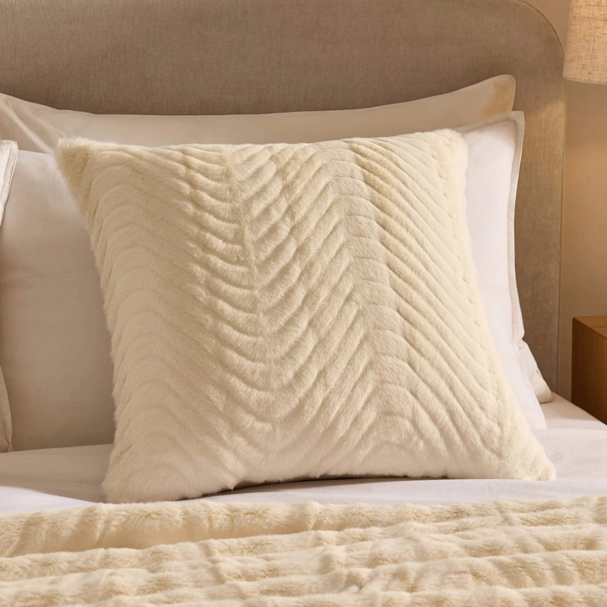 Curved Pattern Ribbed Faux Fur Cushion Cover - Cream