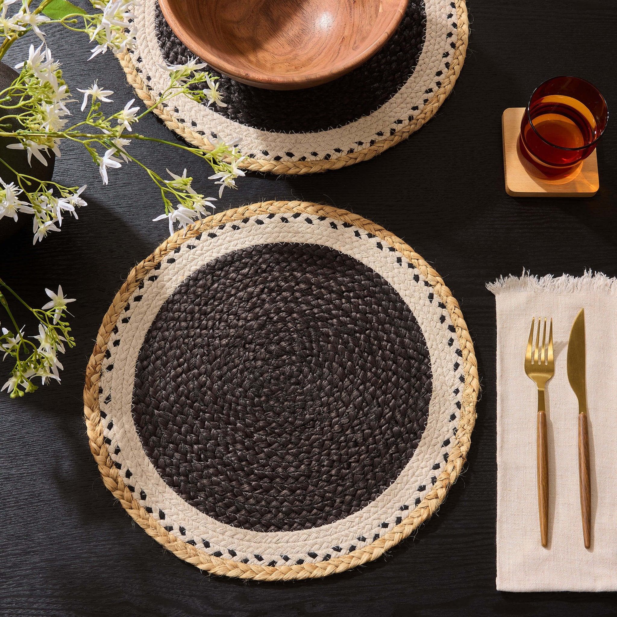 Della Jute Circle Set of 4 Placemats - Black/ Natural