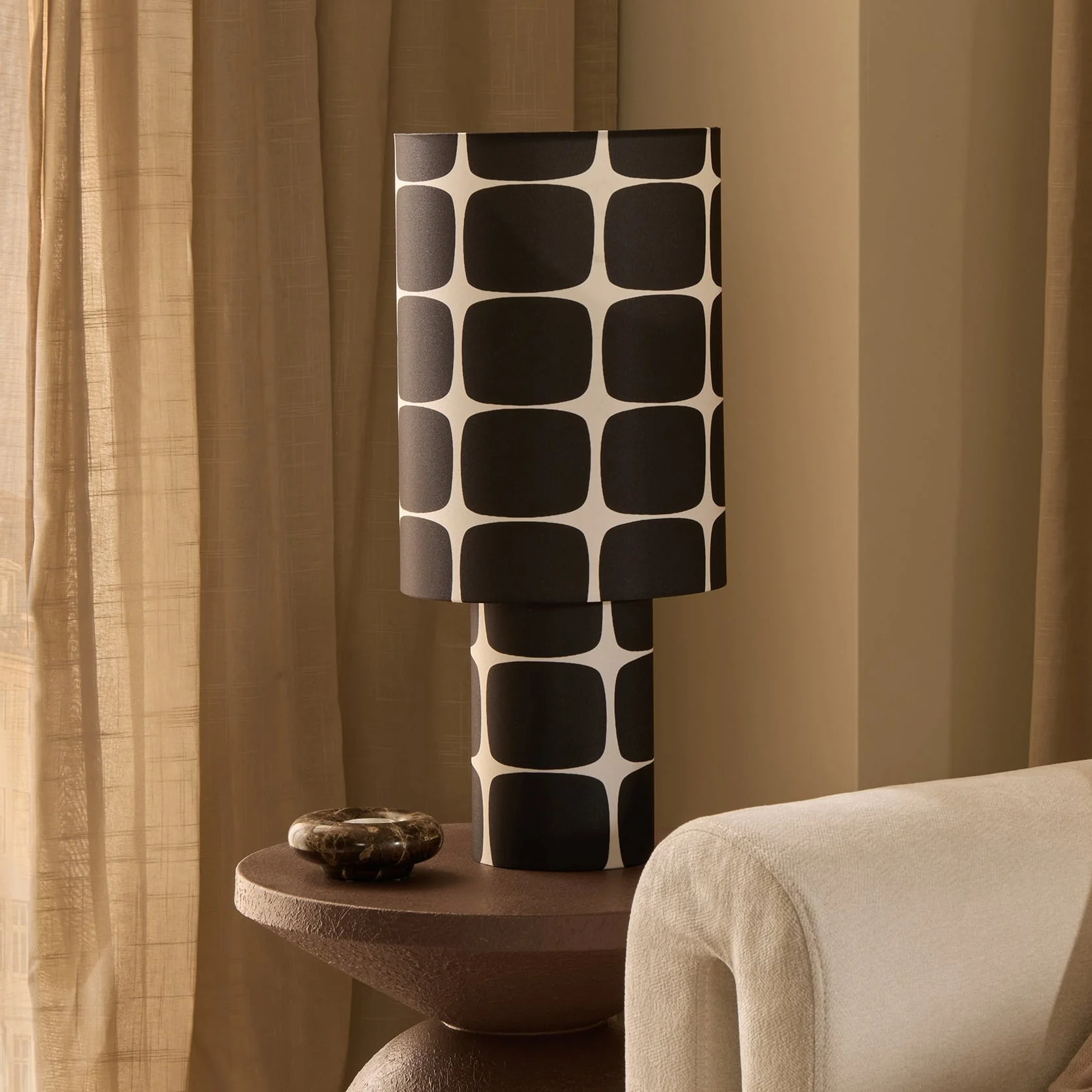 Drew Geometric Table Lamp - Black/White