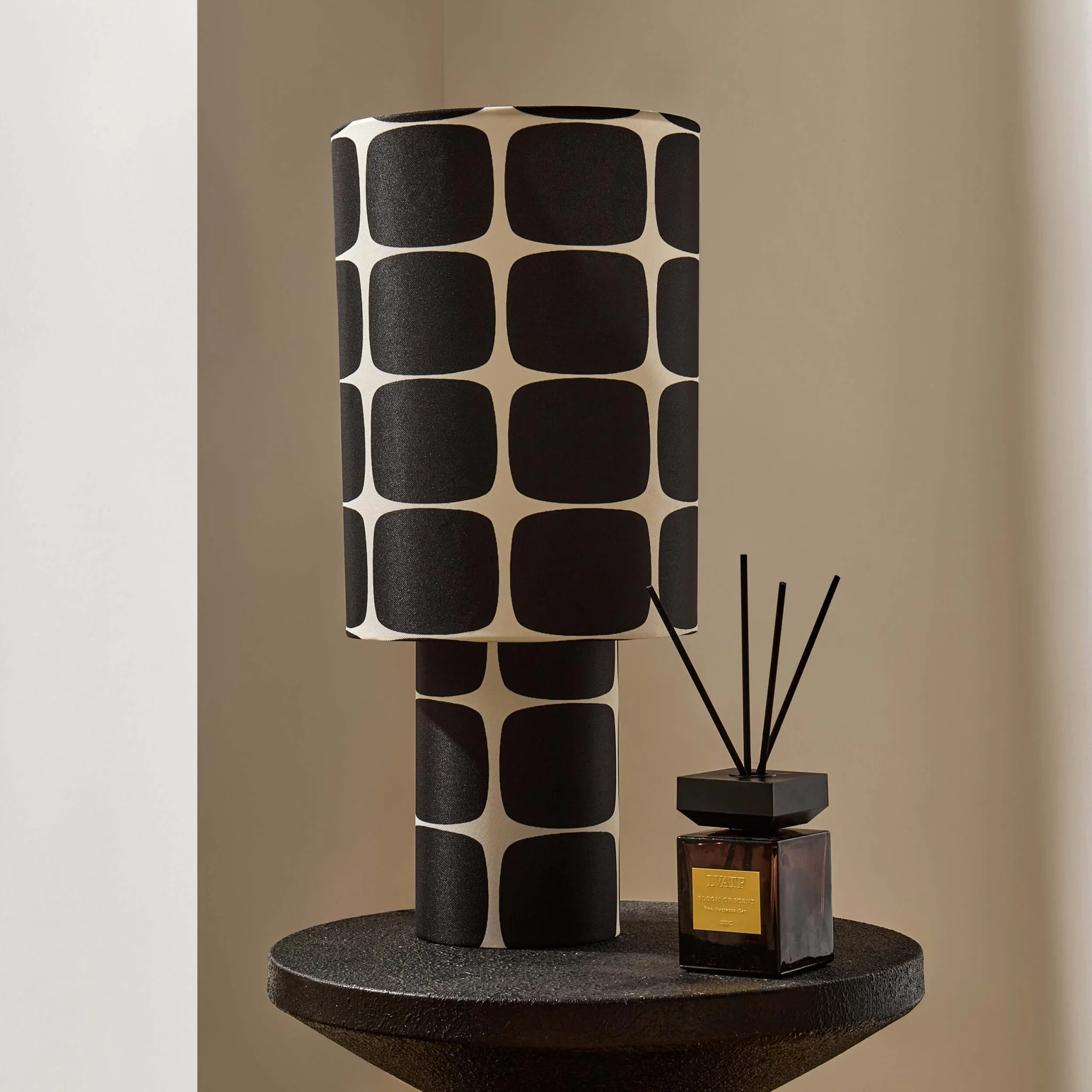 Drew Geometric Table Lamp - Black/White - Image 2