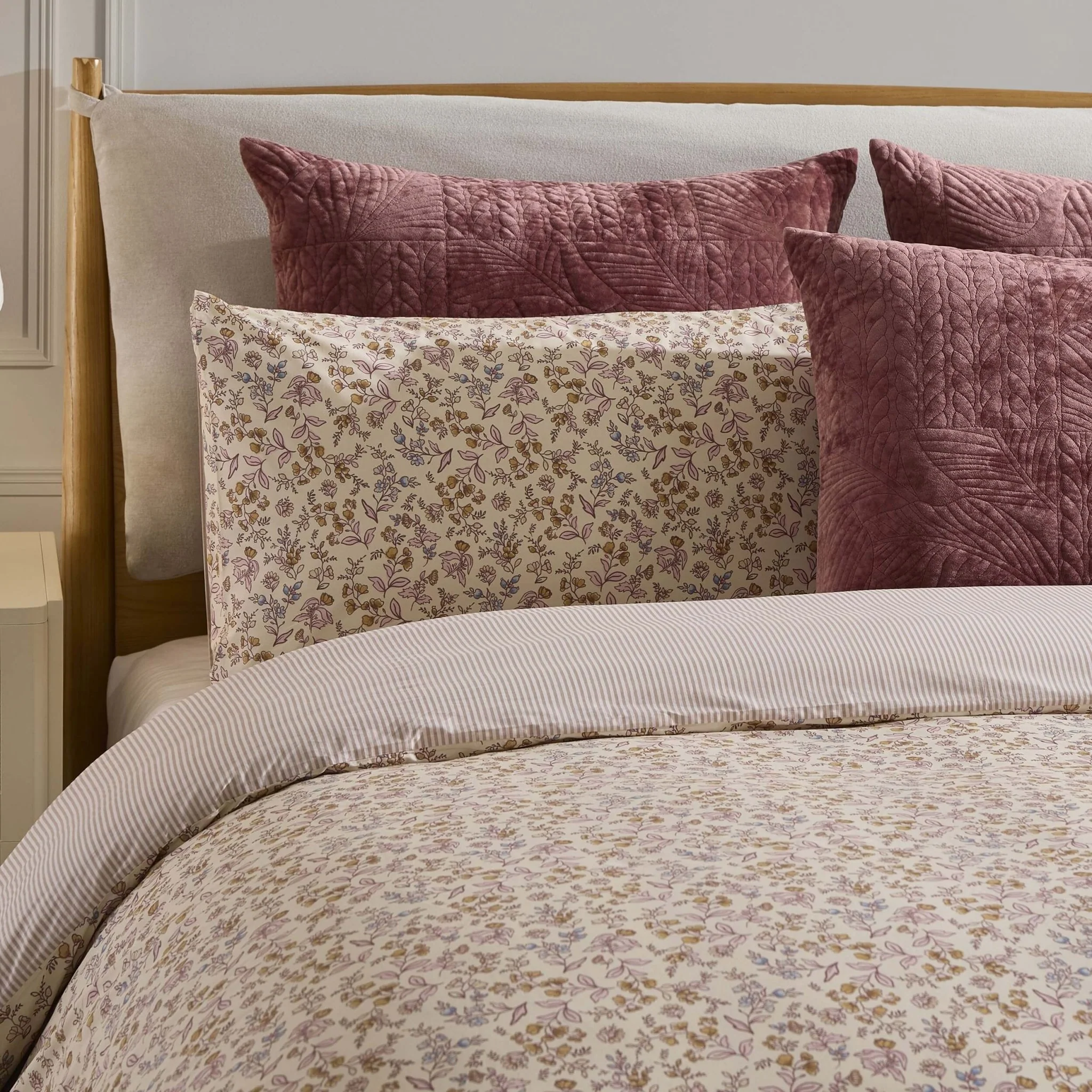 Elleanor 100% Cotton Floral Duvet Cover & Pillowcase Set - Multicoloured - Image 2