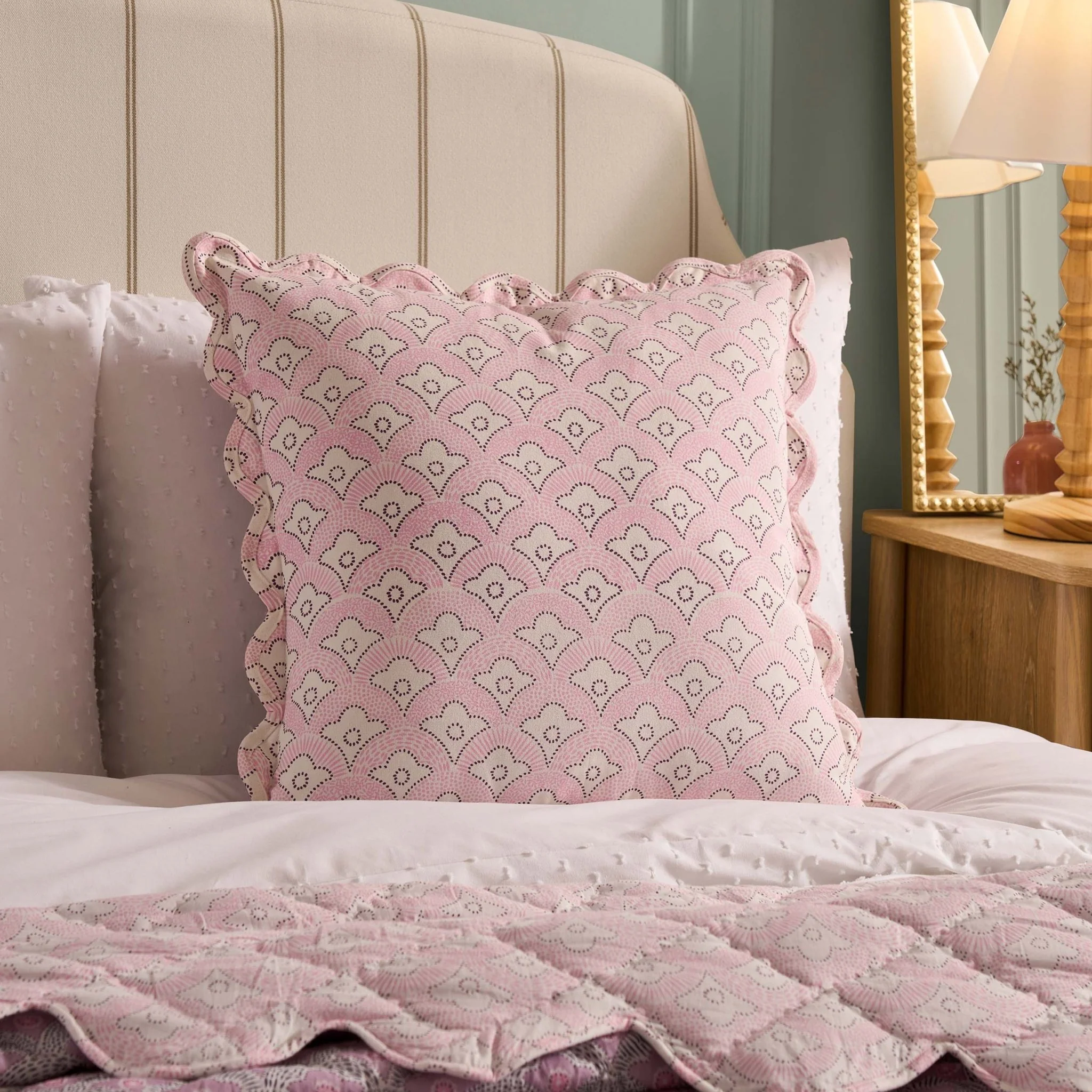 Esme 100% Cotton Printed Scallop Reversible Cushion Cover - Pink