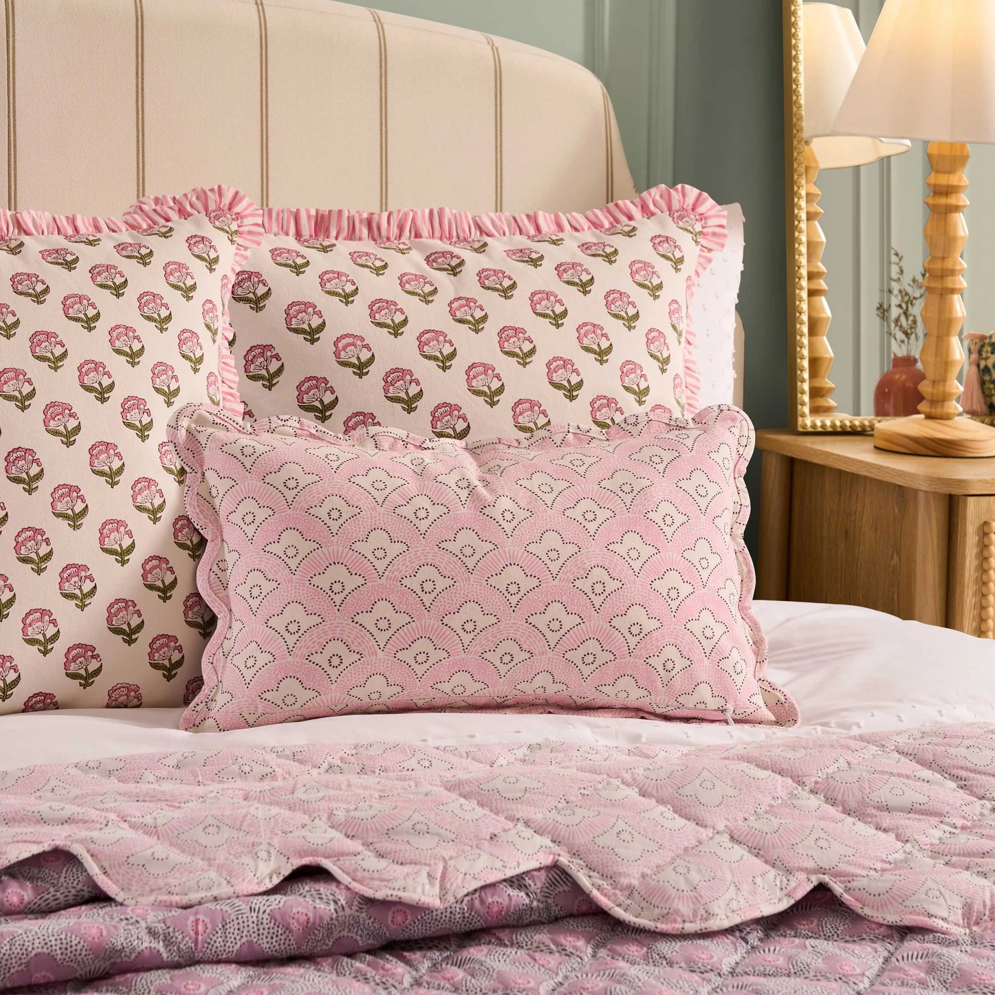 Esme 100% Cotton Printed Scallop Reversible Cushion Cover - Pink - Image 2