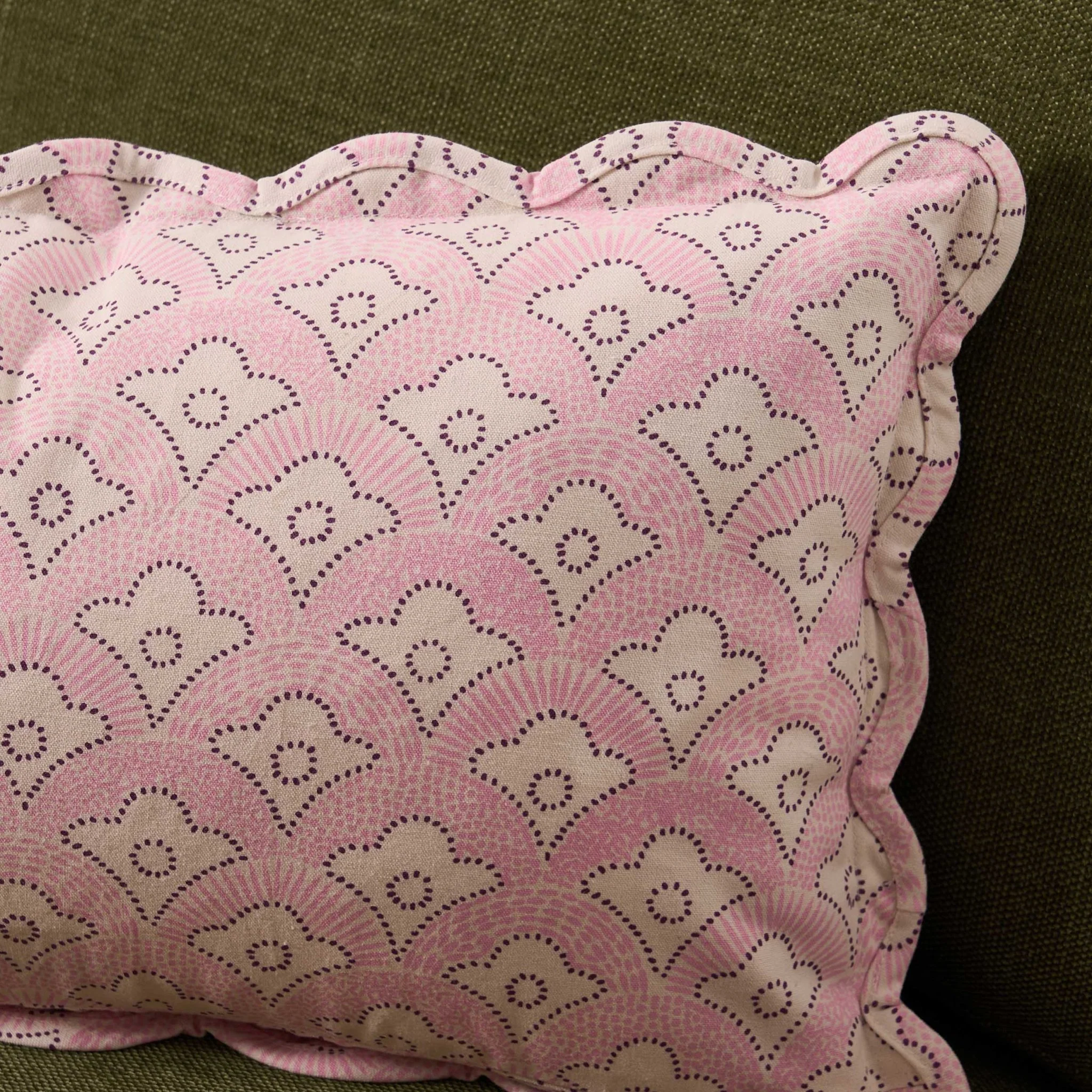 Esme 100% Cotton Printed Scallop Reversible Sofa Cushion Cover - Pink - Image 3
