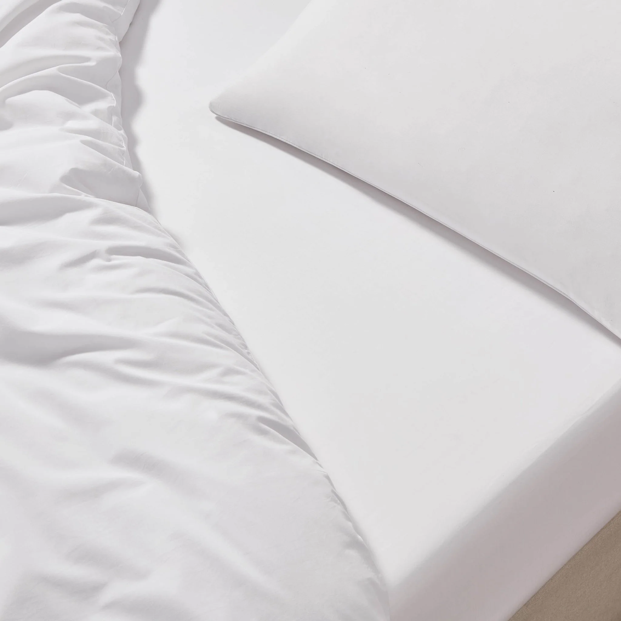 Everly 1200 Thread Count Fitted Sheet - White - Image 2