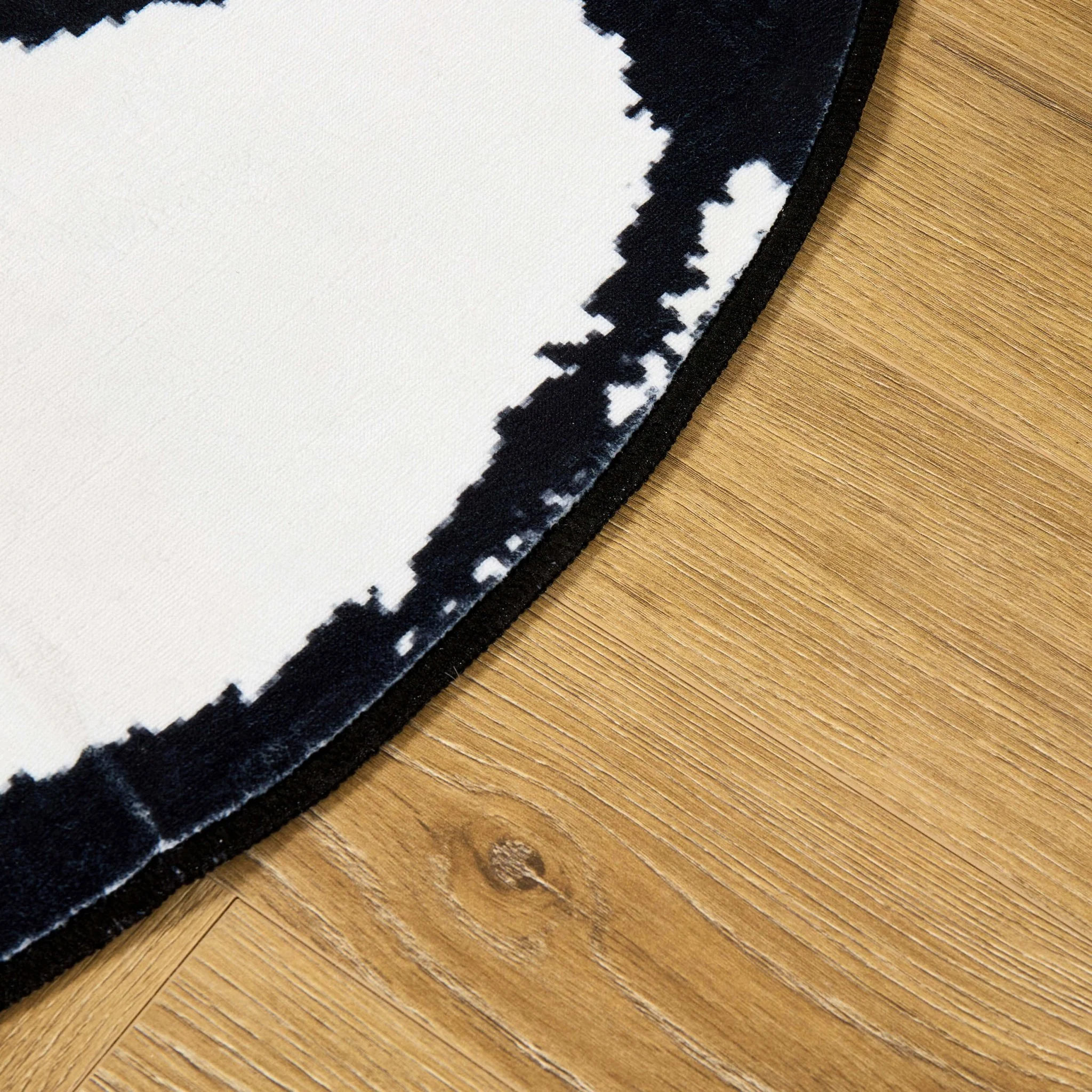 Football Machine Washable Rug - Black/ White - Image 3