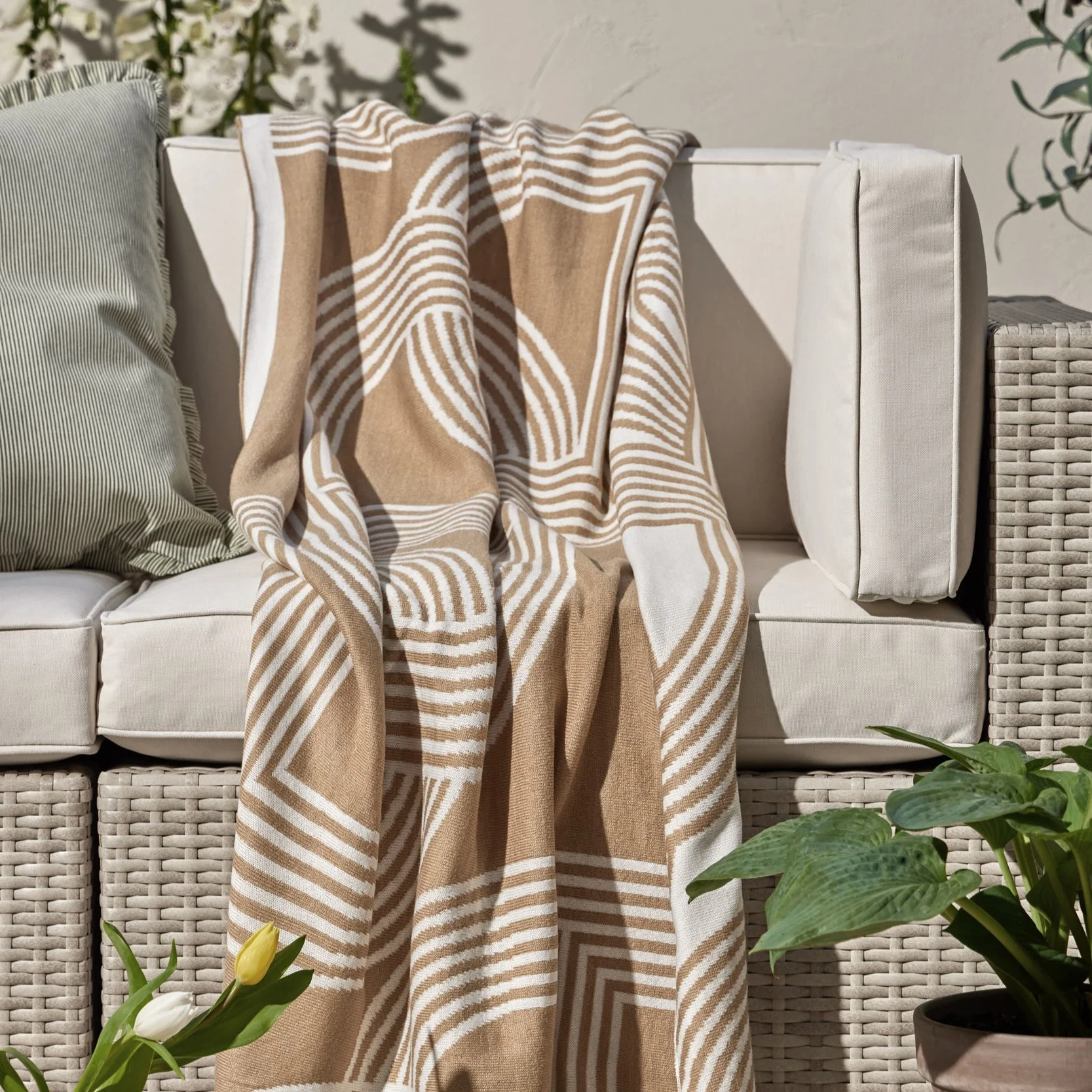 Geometric Contrast Knit Sofa Throw - Taupe