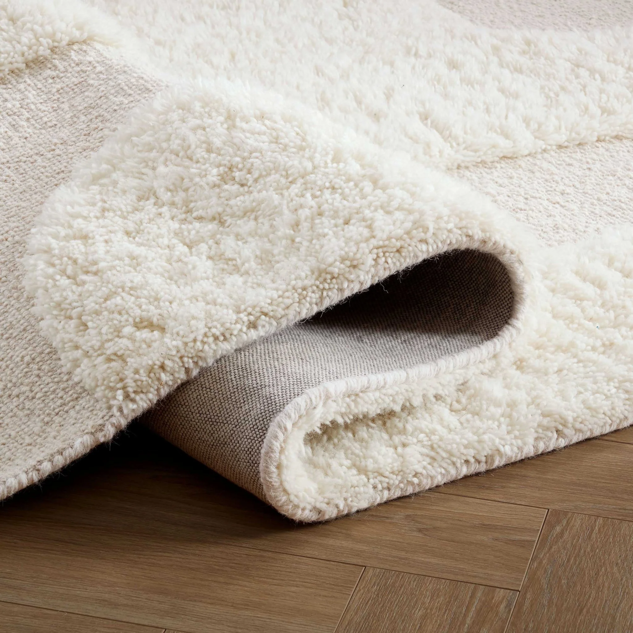Gillain Hand Woven Tuft Wool Swirl Rug - Off White - Image 4