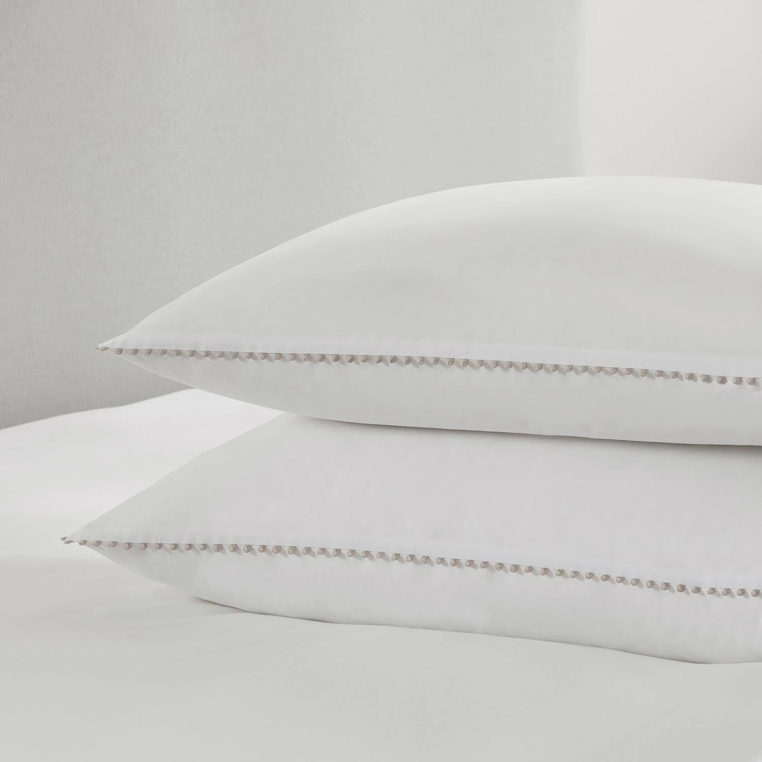 Girona 200 Thread Count Pom-Pom Duvet Cover - Cotton - White/Natural - Image 4