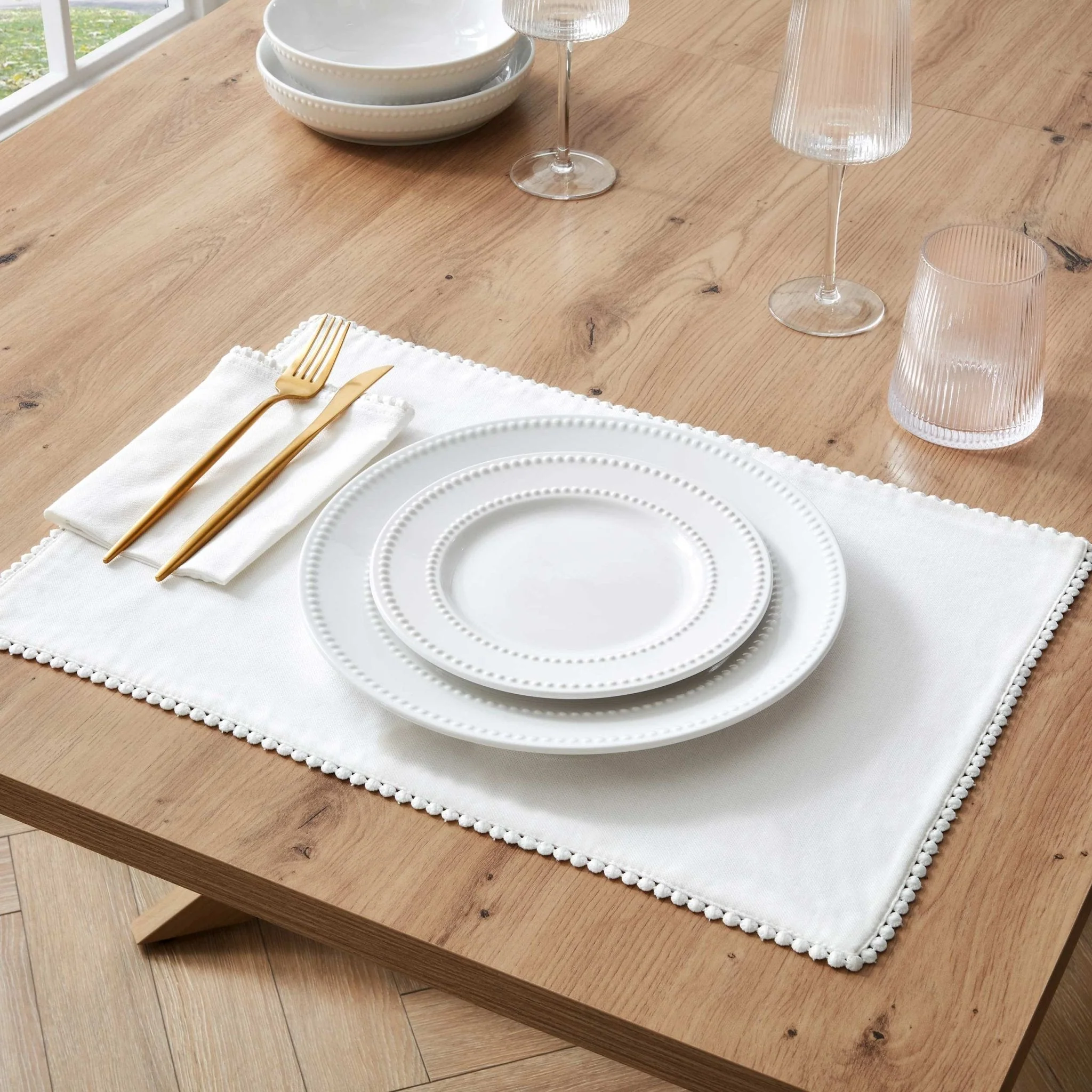 Girona Set of 4 Pom Pom Napkins - White - Image 3