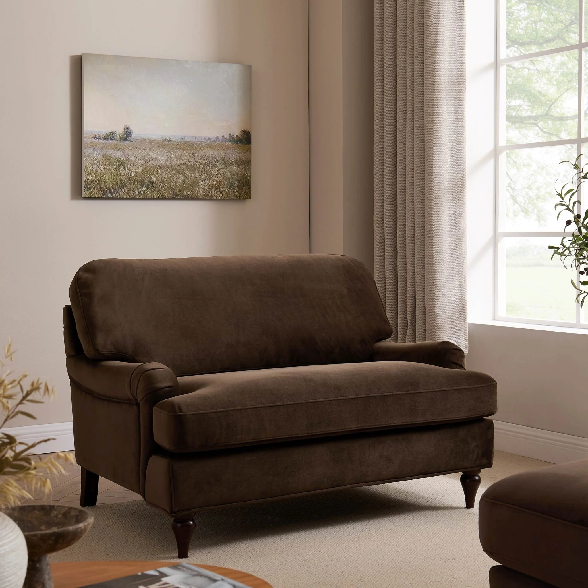 Hampshire Loveseat - Cappuccino