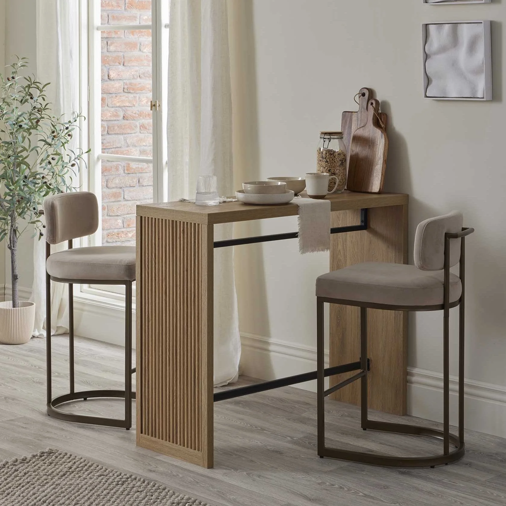 Hattie Breakfast Bar - Light Wood