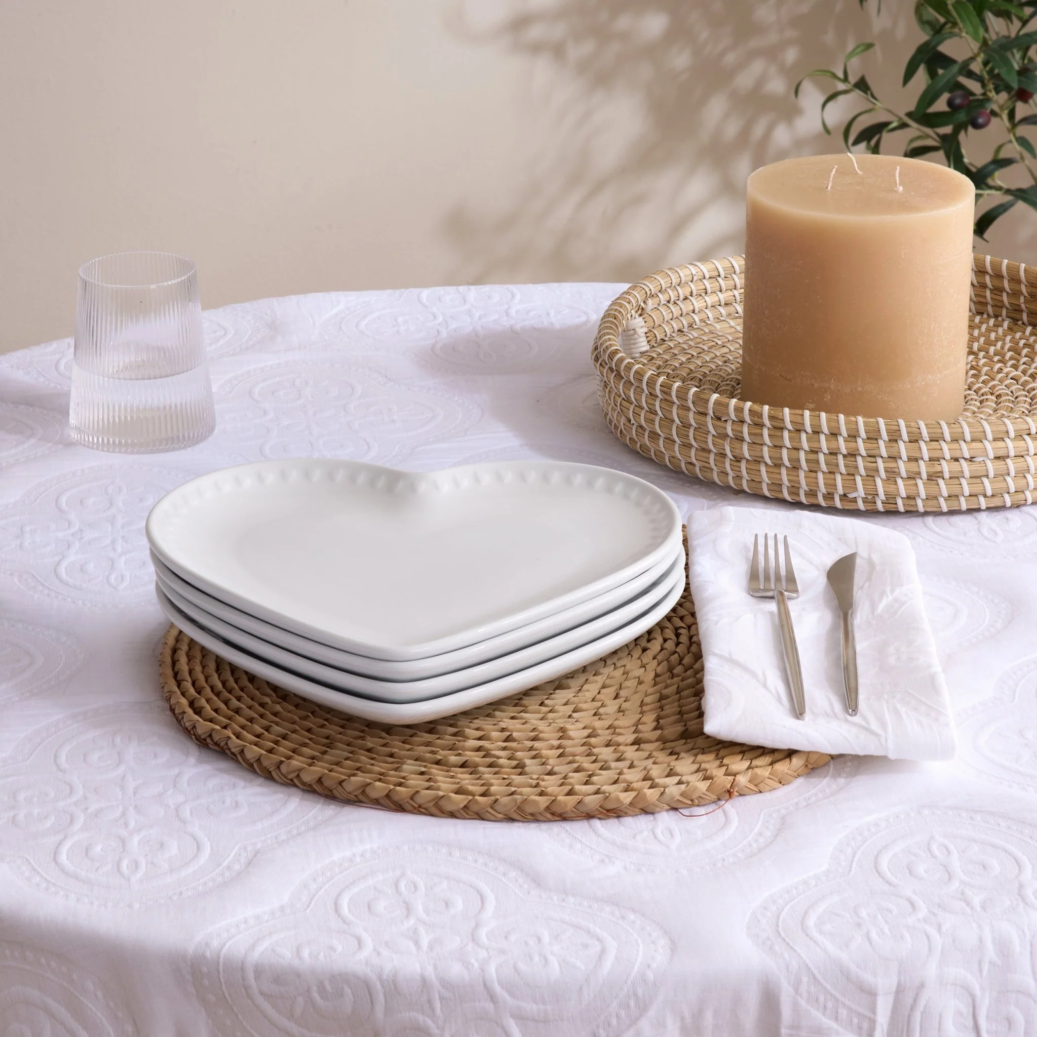 Heart Shaped Set of 4 Dinner Plates - White - Image 5