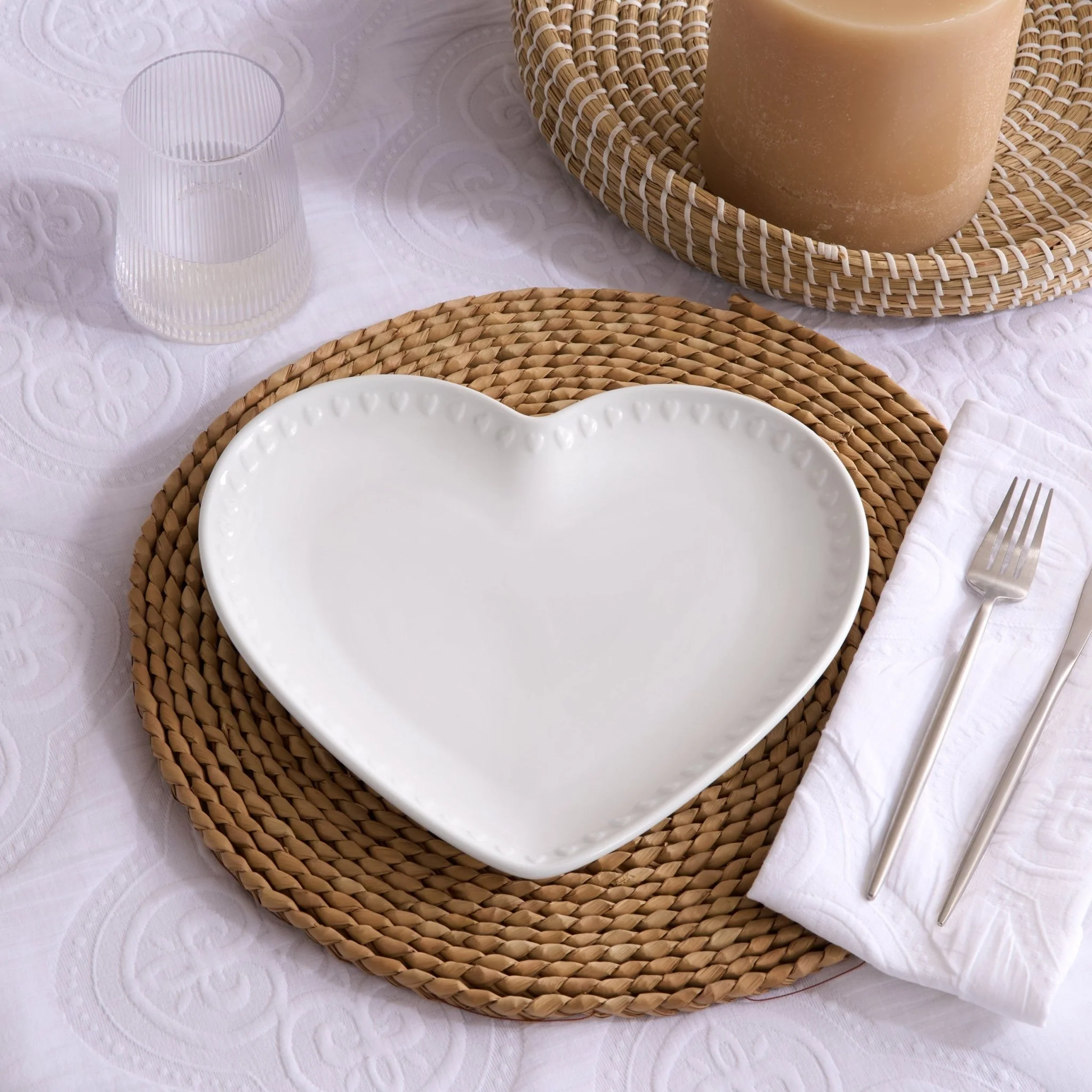 Heart Shaped Set of 4 Dinner Plates - White - Image 6