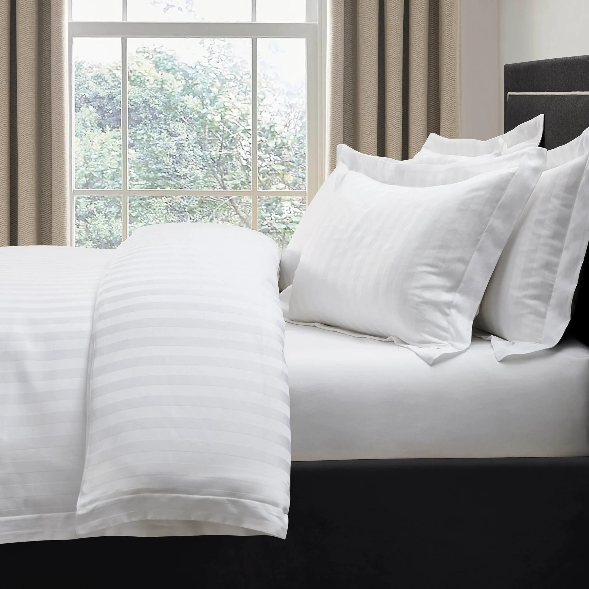 Hotel Satin Stripe 200 Thread Count Duvet Cover - White - Image 2