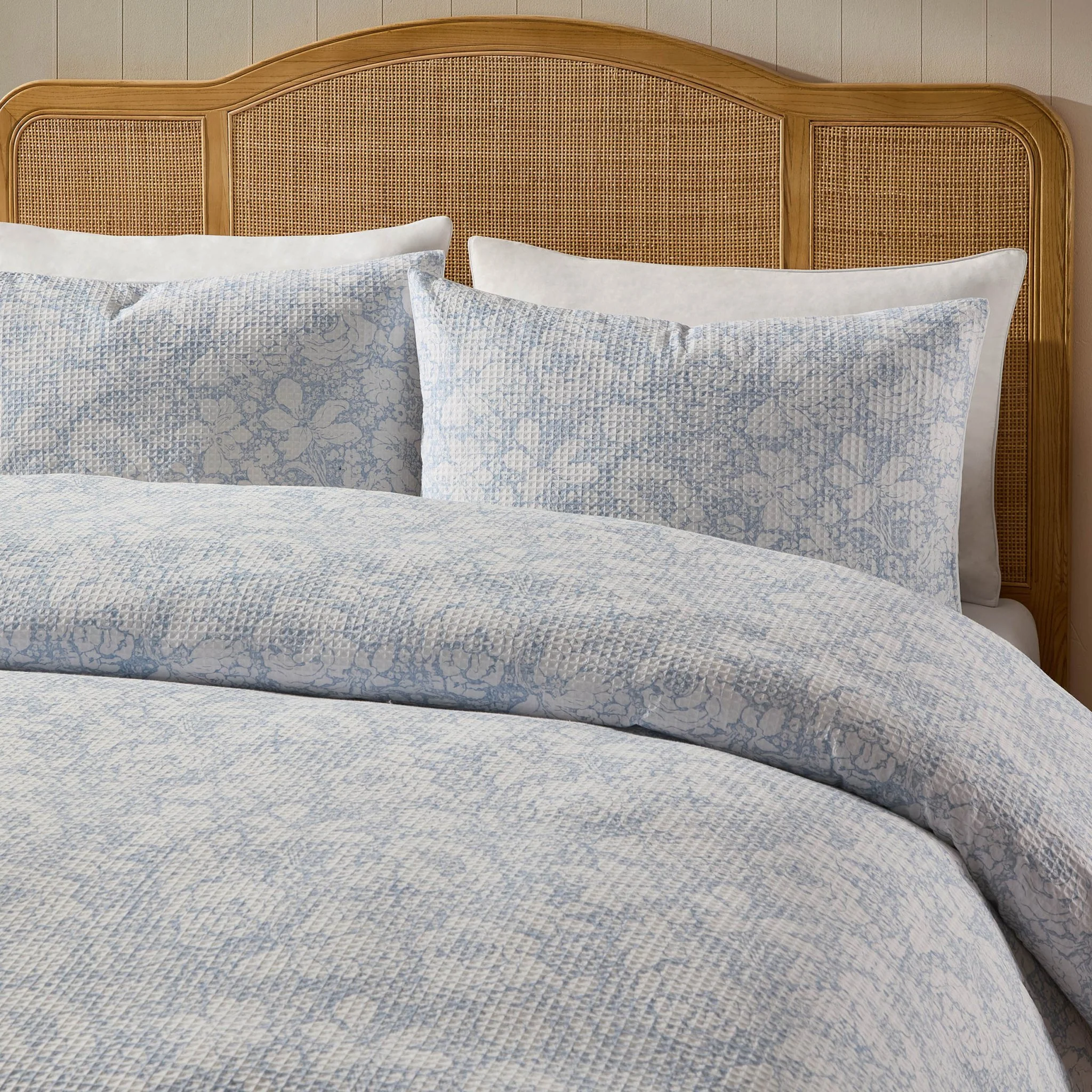 Iris Floral Printed Waffle Duvet Cover & Pillowcase Set - Blue - Image 3