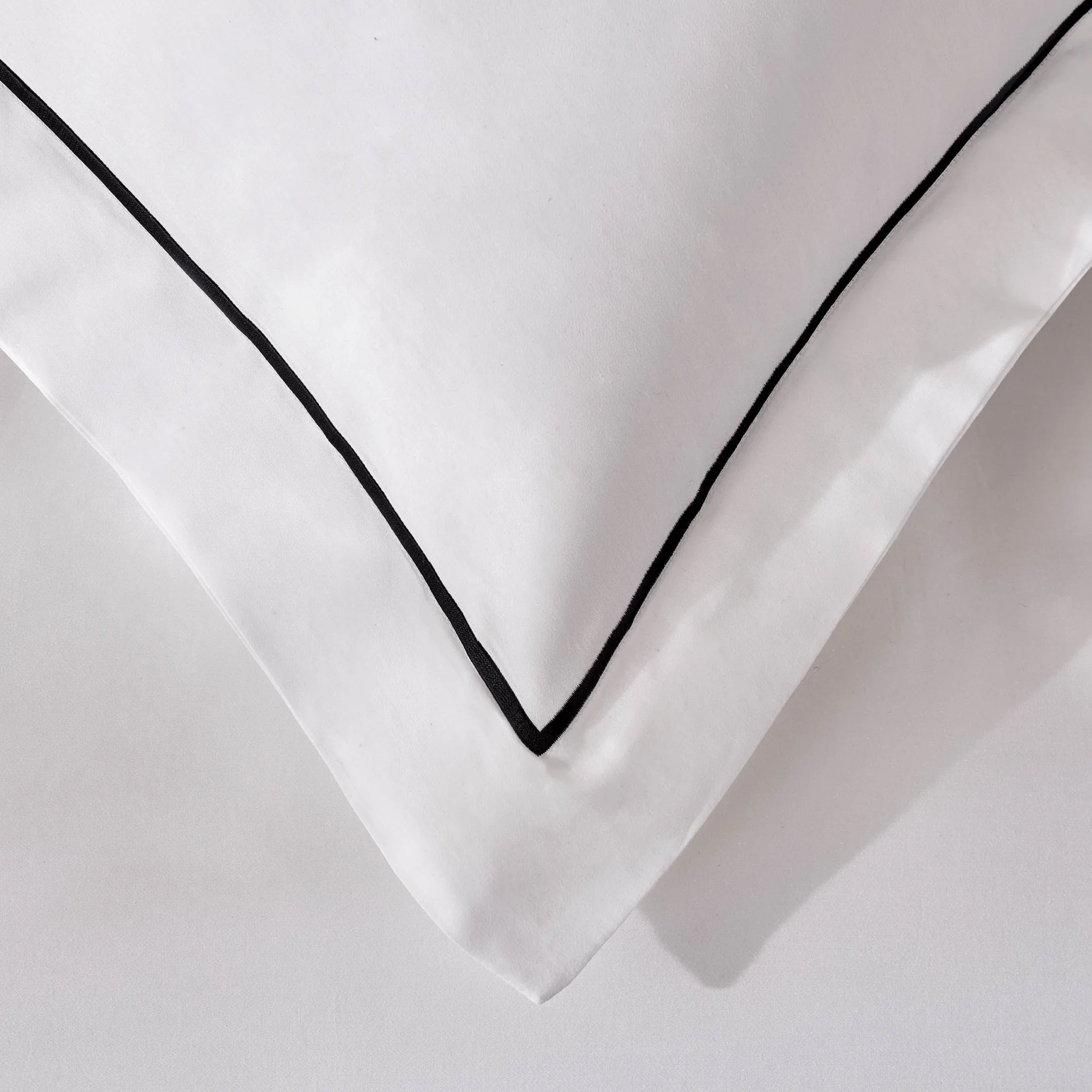 Islington 300 Thread Count Embroidered Duvet Cover - White/Black - Image 4